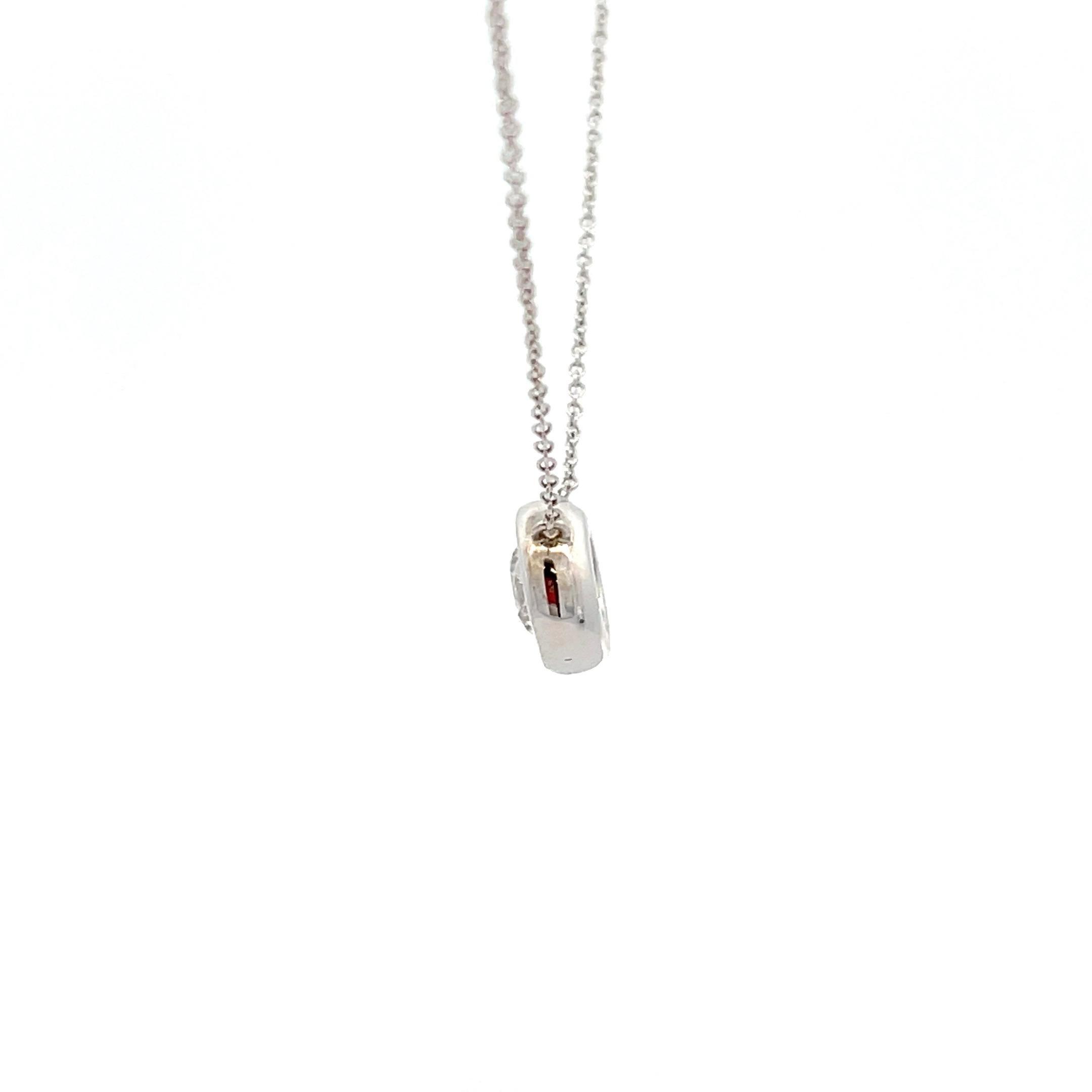Round Cut 14K White Gold 1.00ctw Diamond Bezel Necklace For Sale