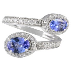 Anello bypass con tanzanite ovale autentica e diamante a raggiera in oro bianco 14k da 1,04 carati