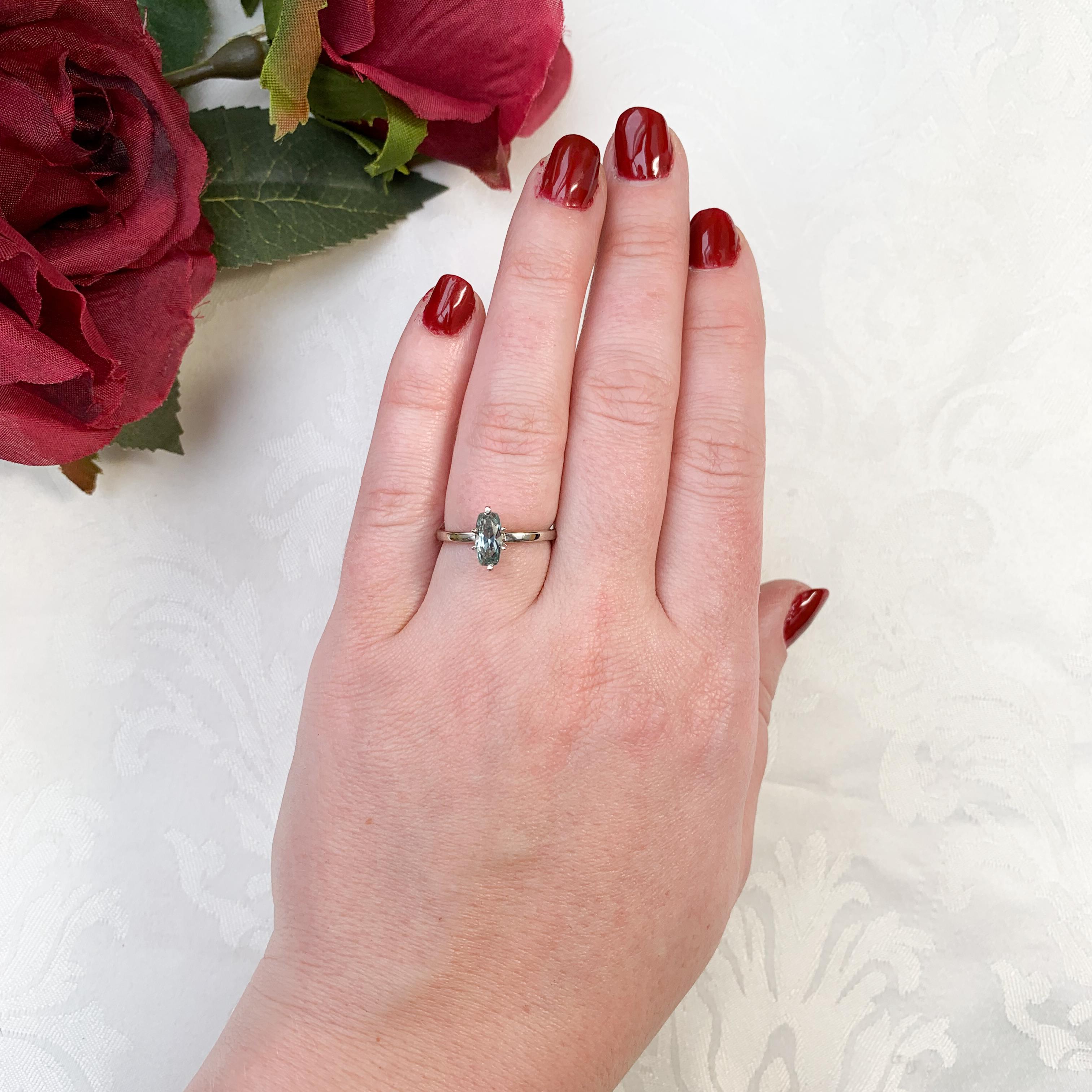 Anello in oro bianco 14K con zaffiro Montana da 1,08 carati, naturale e non riscaldato in vendita 2