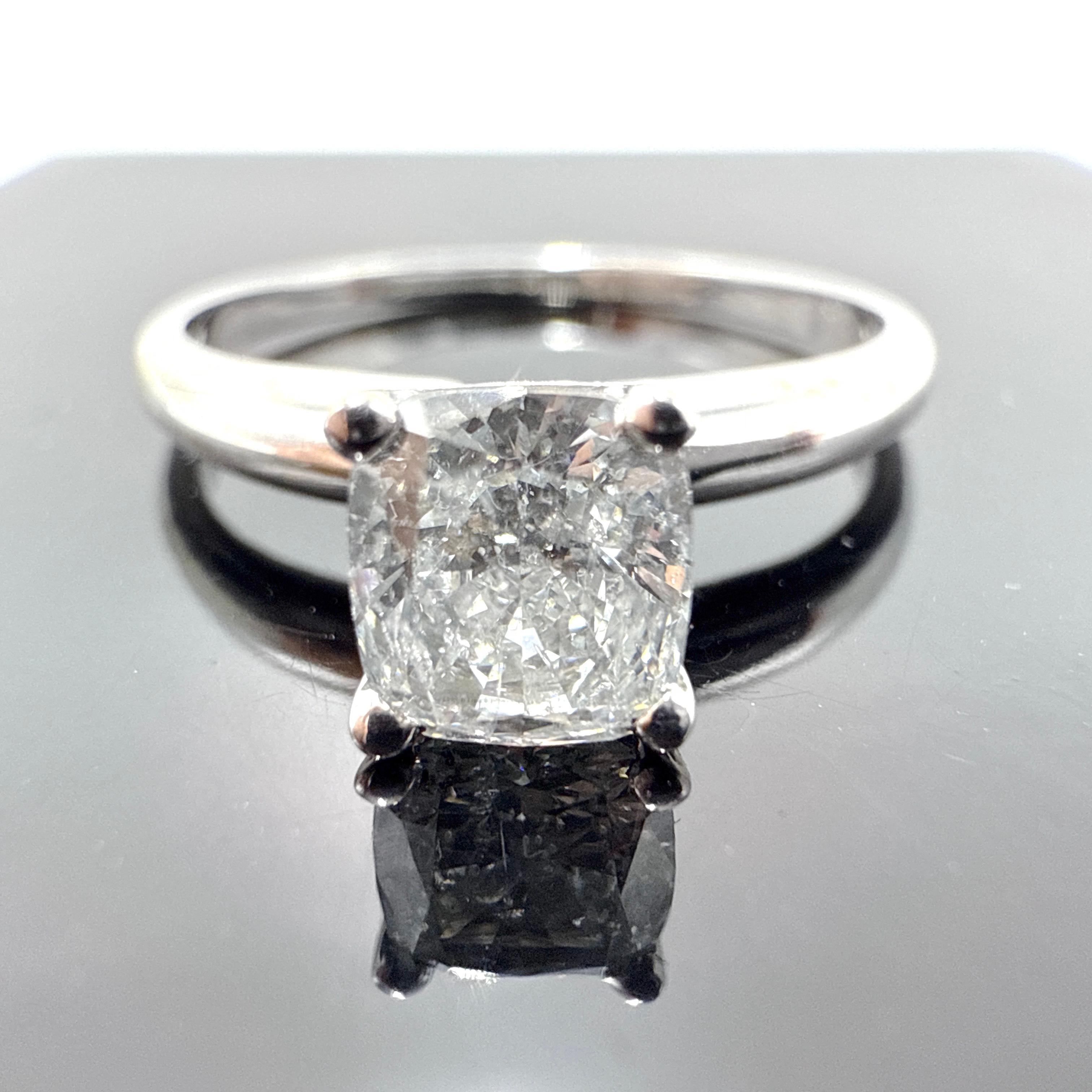 En venta: Anillo de compromiso solitario de oro blanco de 14 quilates con diamante en cojín natural de 1,09 ct  3