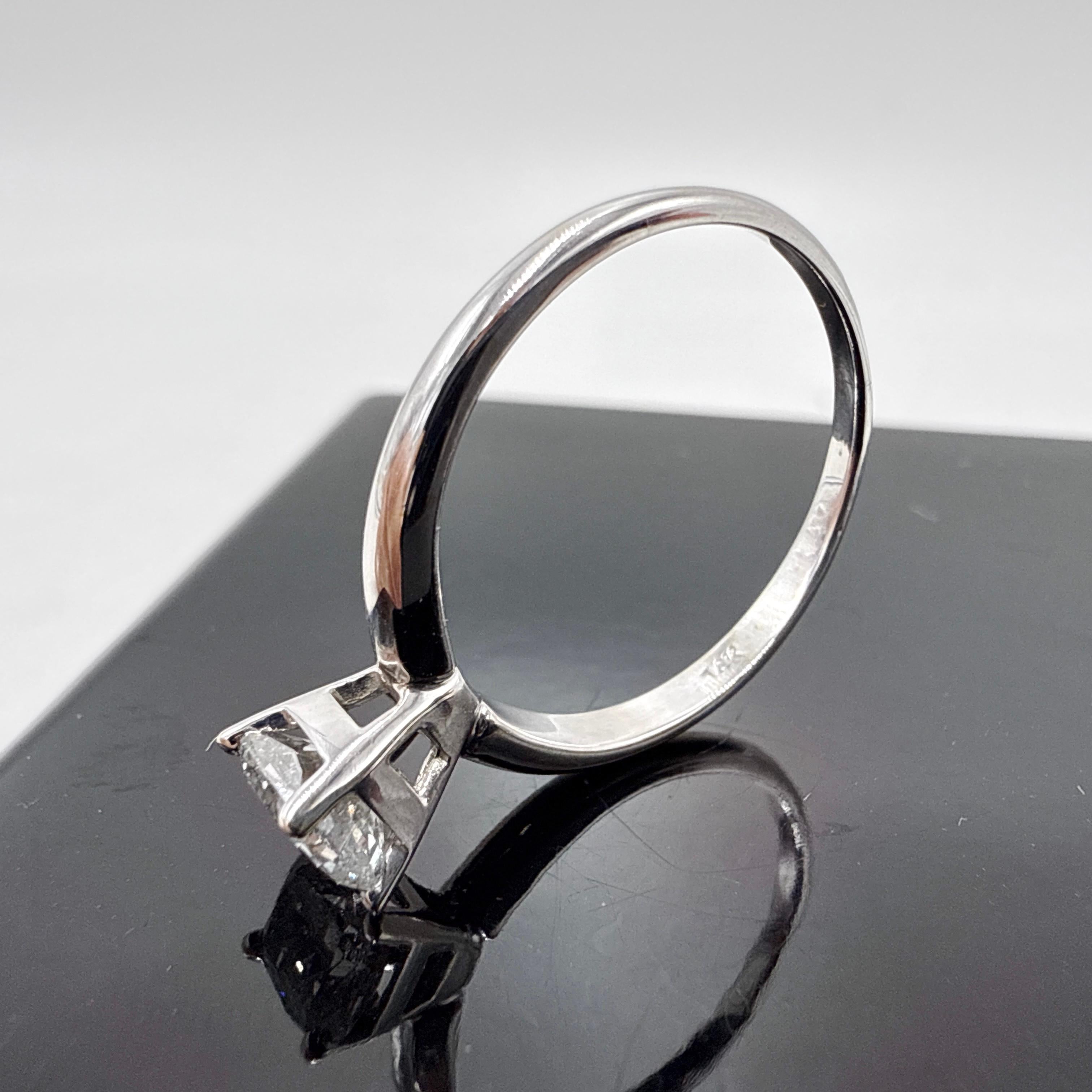 En venta: Anillo de compromiso solitario de oro blanco de 14 quilates con diamante en cojín natural de 1,09 ct  7