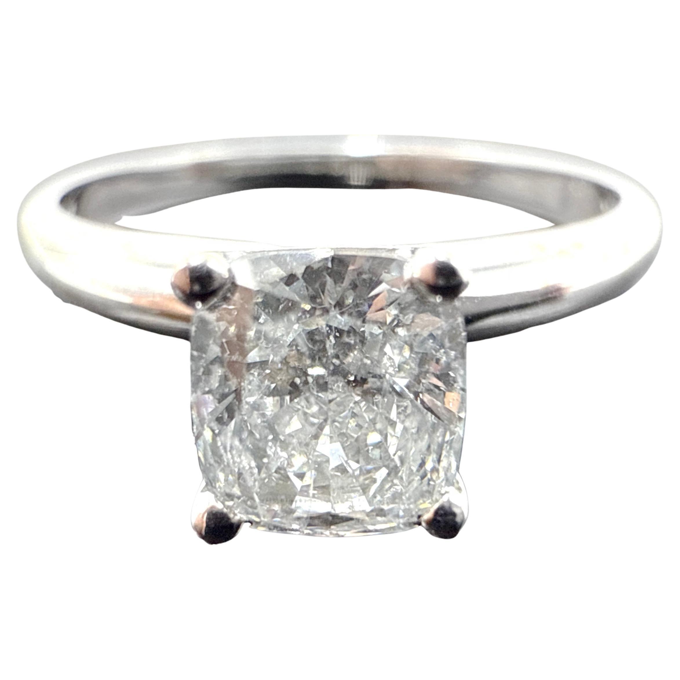 En venta: Anillo de compromiso solitario de oro blanco de 14 quilates con diamante en cojín natural de 1,09 ct