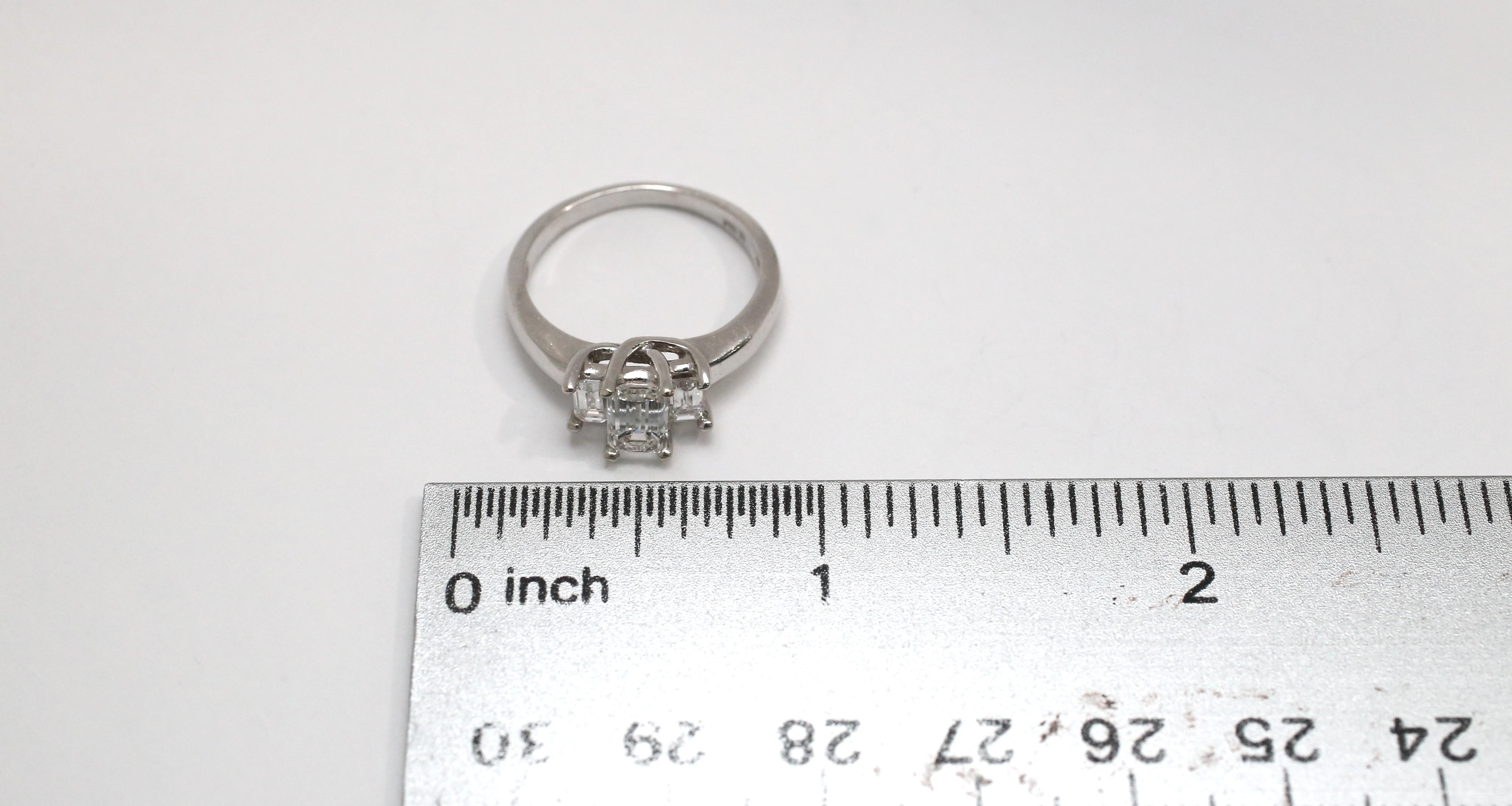 14k White Gold 1.15cttw Emerald Cut Engagement Ring, Size 6.75 - 3.7g For Sale 2