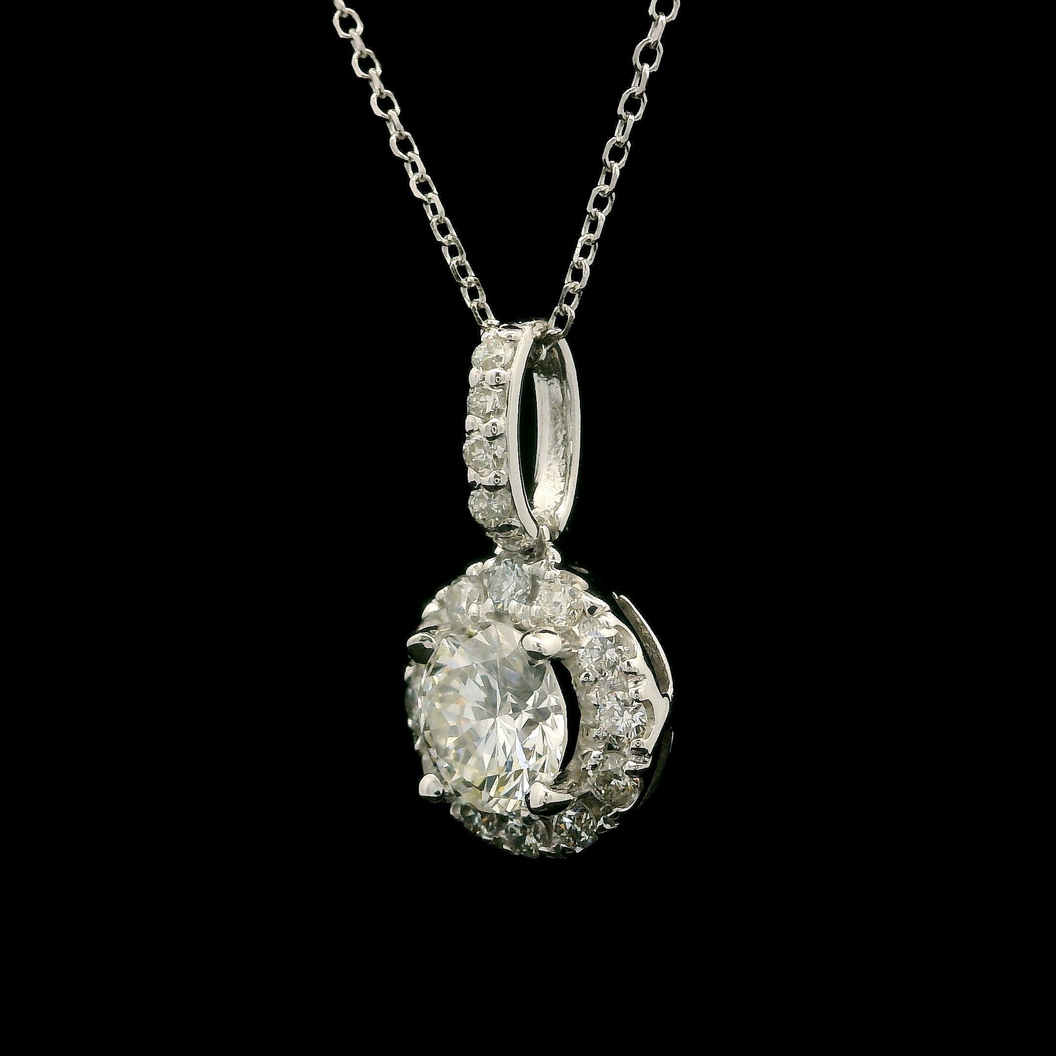 Taille brillant Pendentif Classique Halo en or blanc 14k 1.15ctw diamant rond sur chaîne de 17