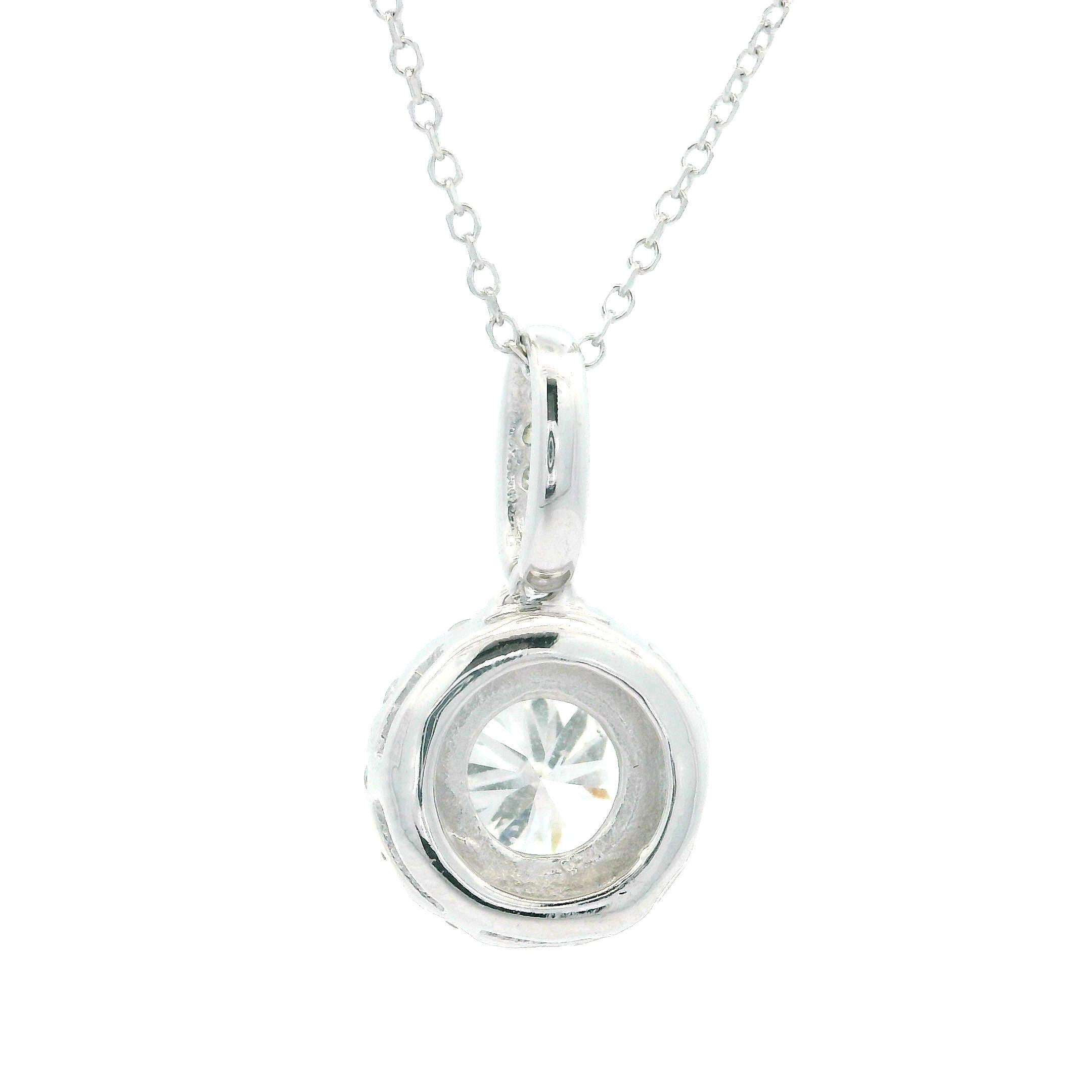 Pendentif Classique Halo en or blanc 14k 1.15ctw diamant rond sur chaîne de 17