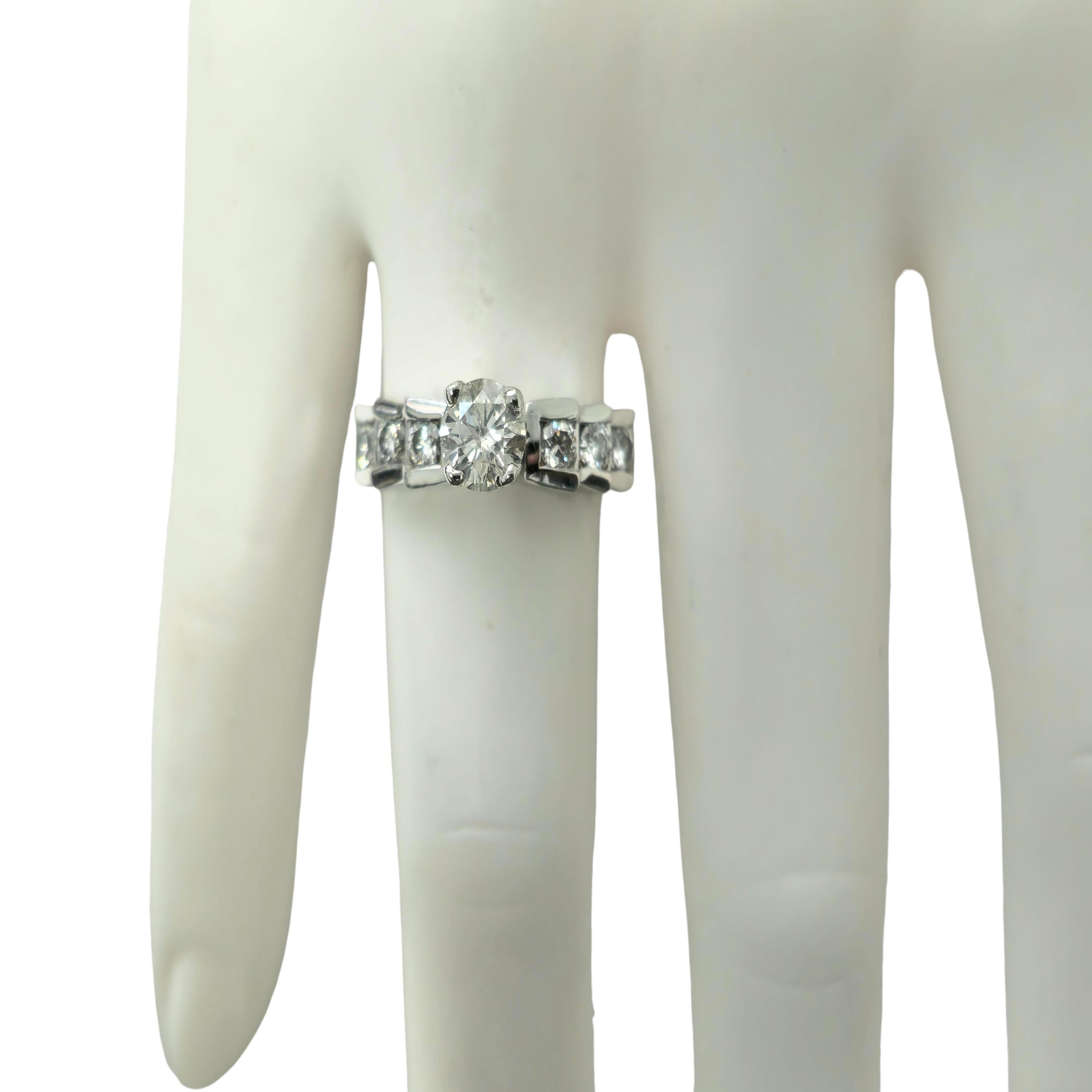 14K White Gold. 1.20ct Diamond Engagement Ring For Her In Excellent Condition For Sale In Miami, FL