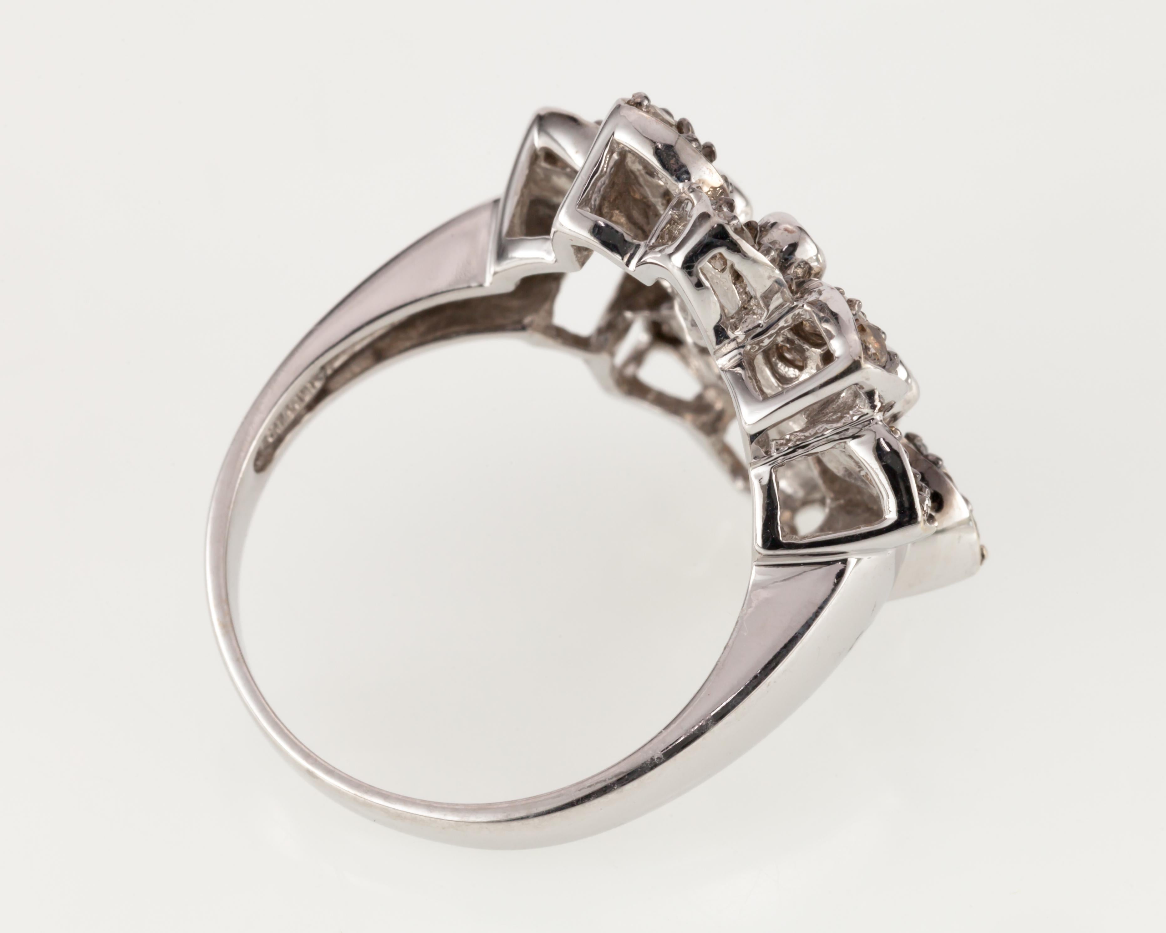 14K White Gold 1.22 Carat Chocolate & White Diamonds Flower Ring, Size 7 In Good Condition For Sale In Van Nuys, CA