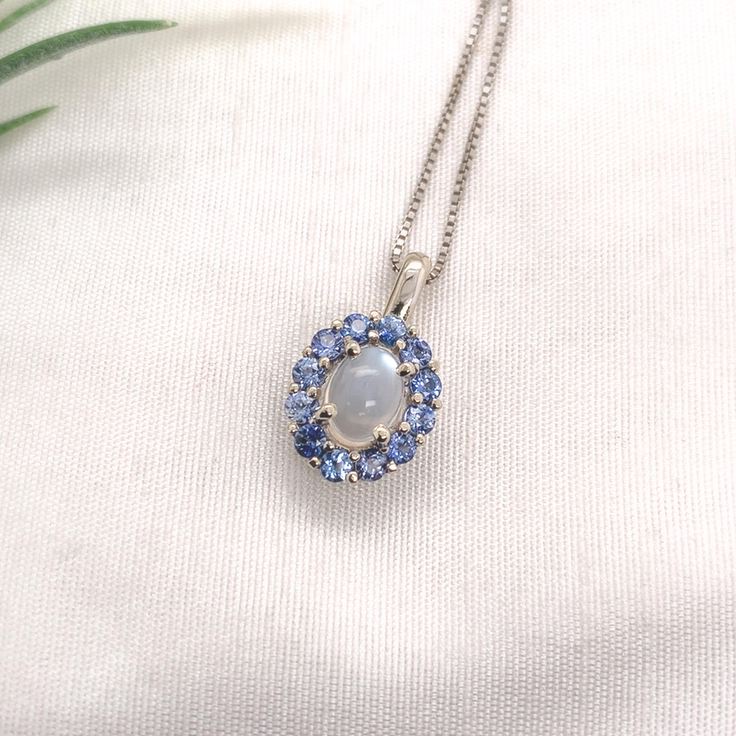 14K White Gold  1.25 carat Moonstone and Blue Sapphire Pendant For Sale 2