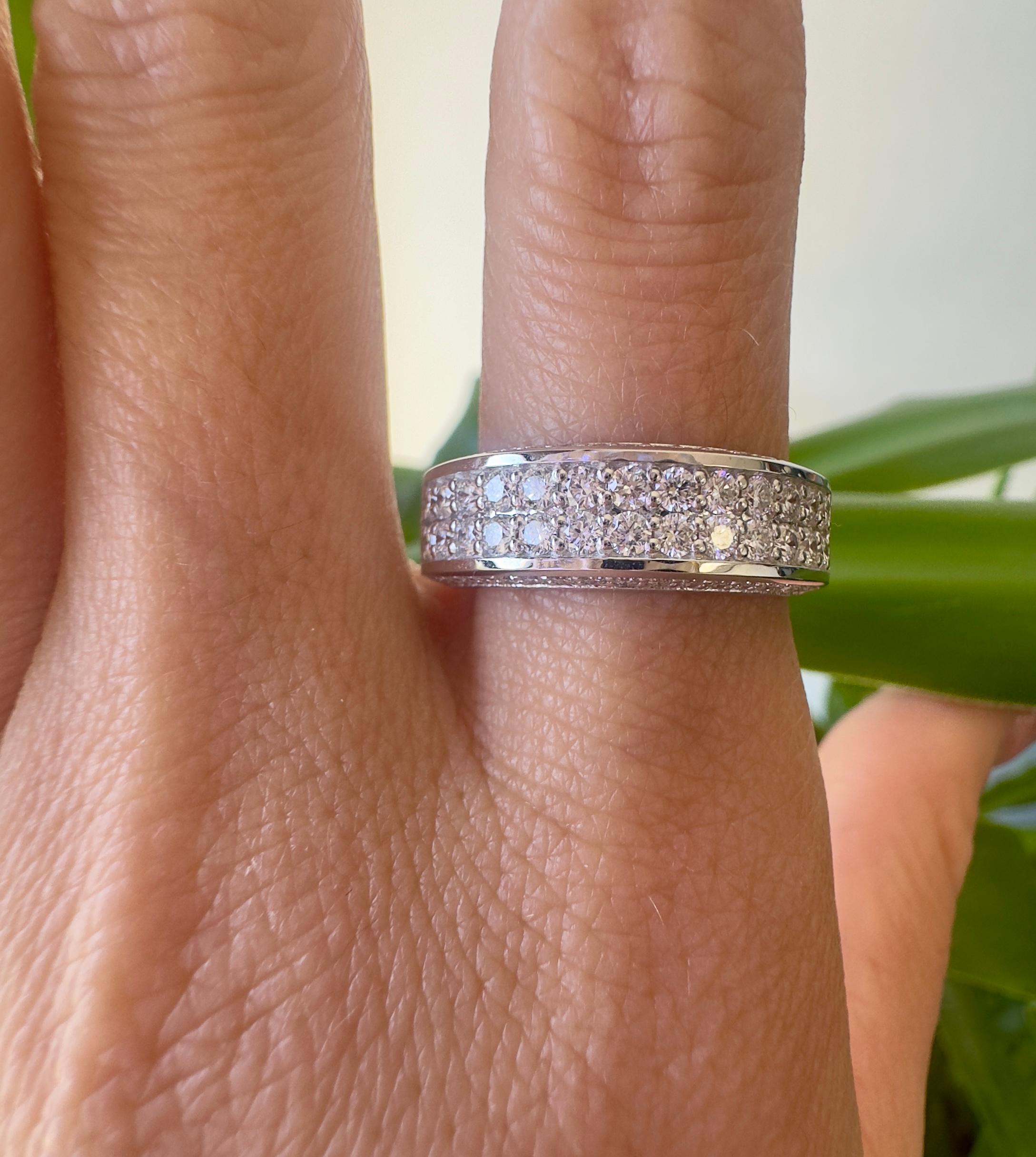 14K White Gold 1.25 CT Diamond Wedding Band in vendita 1