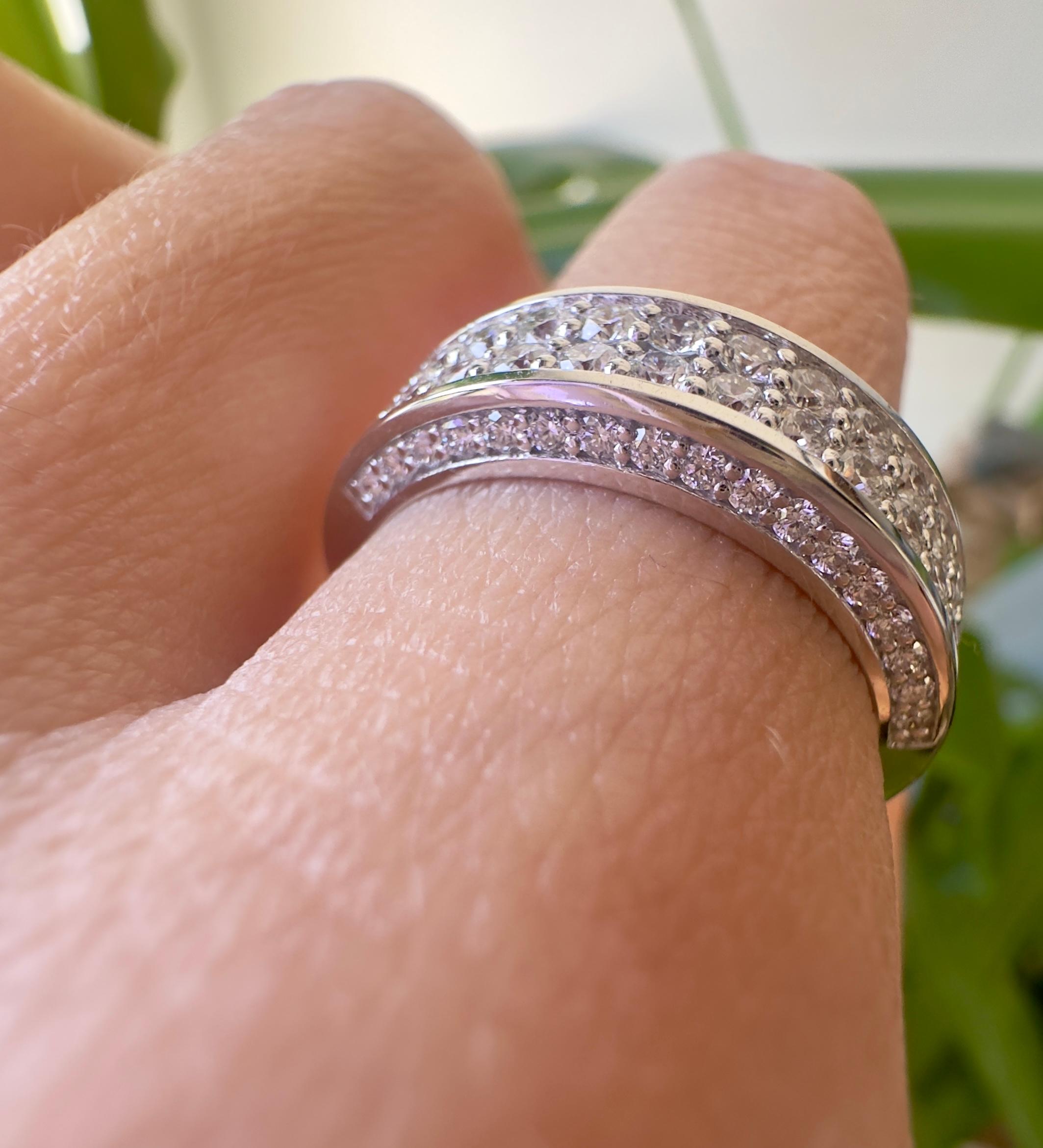 14K White Gold 1.25 CT Diamond Wedding Band in vendita 3