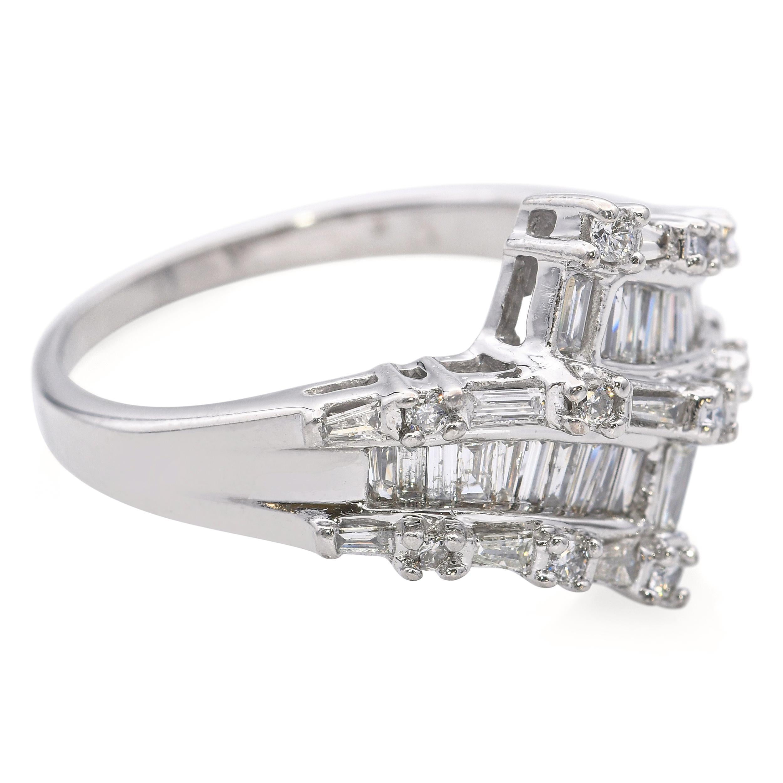 Bague en or blanc 14k avec 1.25tcw Diamond Semi-Bypass en vente 2