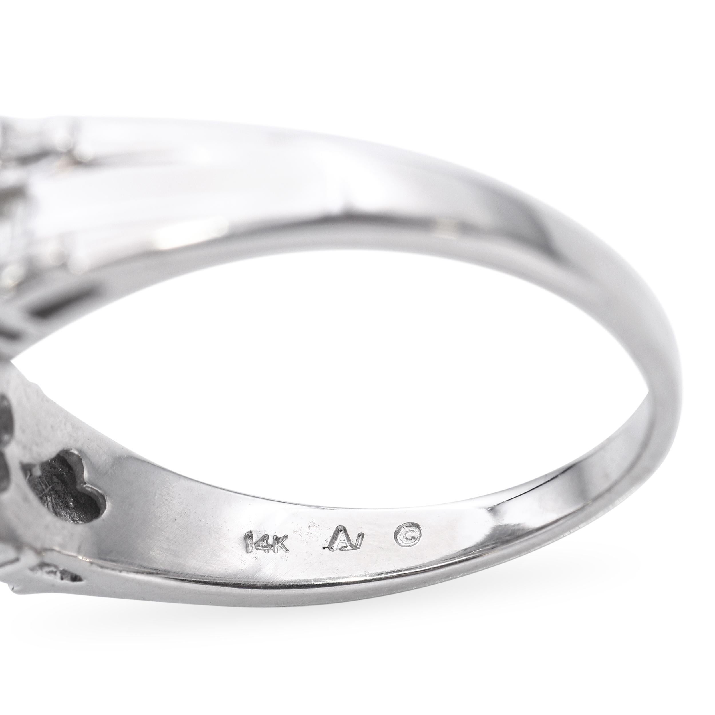 Bague en or blanc 14k avec 1.25tcw Diamond Semi-Bypass en vente 3