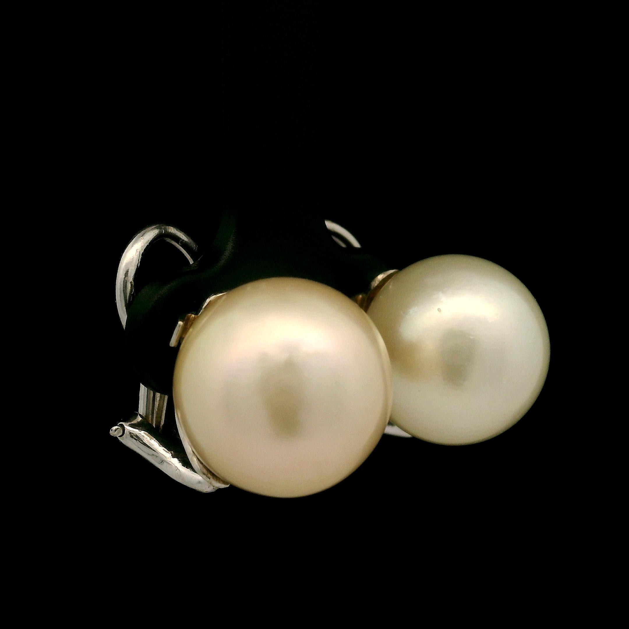 Pendientes de oro blanco de 14 quilates con clip de 12,9 mm de bonitas perlas grandes del Mar del Sur Corte redondo en venta