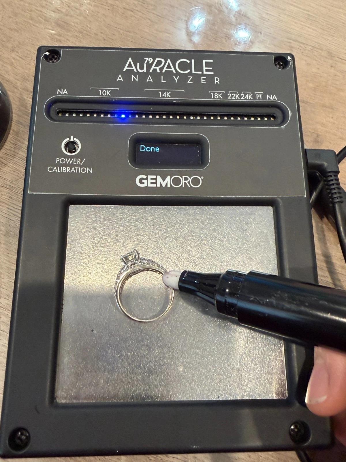 Anello di fidanzamento in oro bianco 14K 1,30ct I2, H Round Brilliante con diamante Pave Sz 6,75 in vendita 8