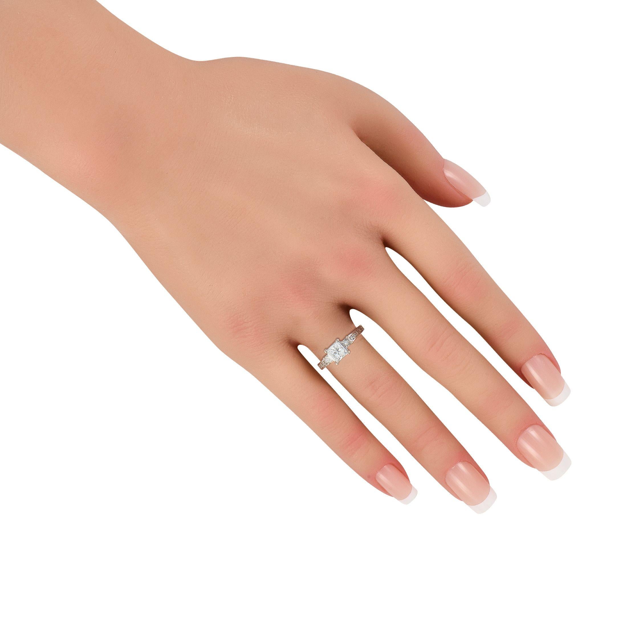 Anillo de diamantes de 1,33 ct en oro blanco de 14 quilates MF12-072325 Corte princesa en venta