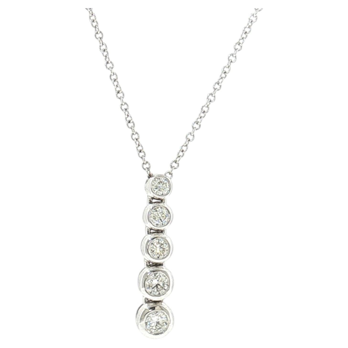 Collier en or blanc 14K avec pendentif en forme de goutte en diamant de 1,36ct, 18 pouces