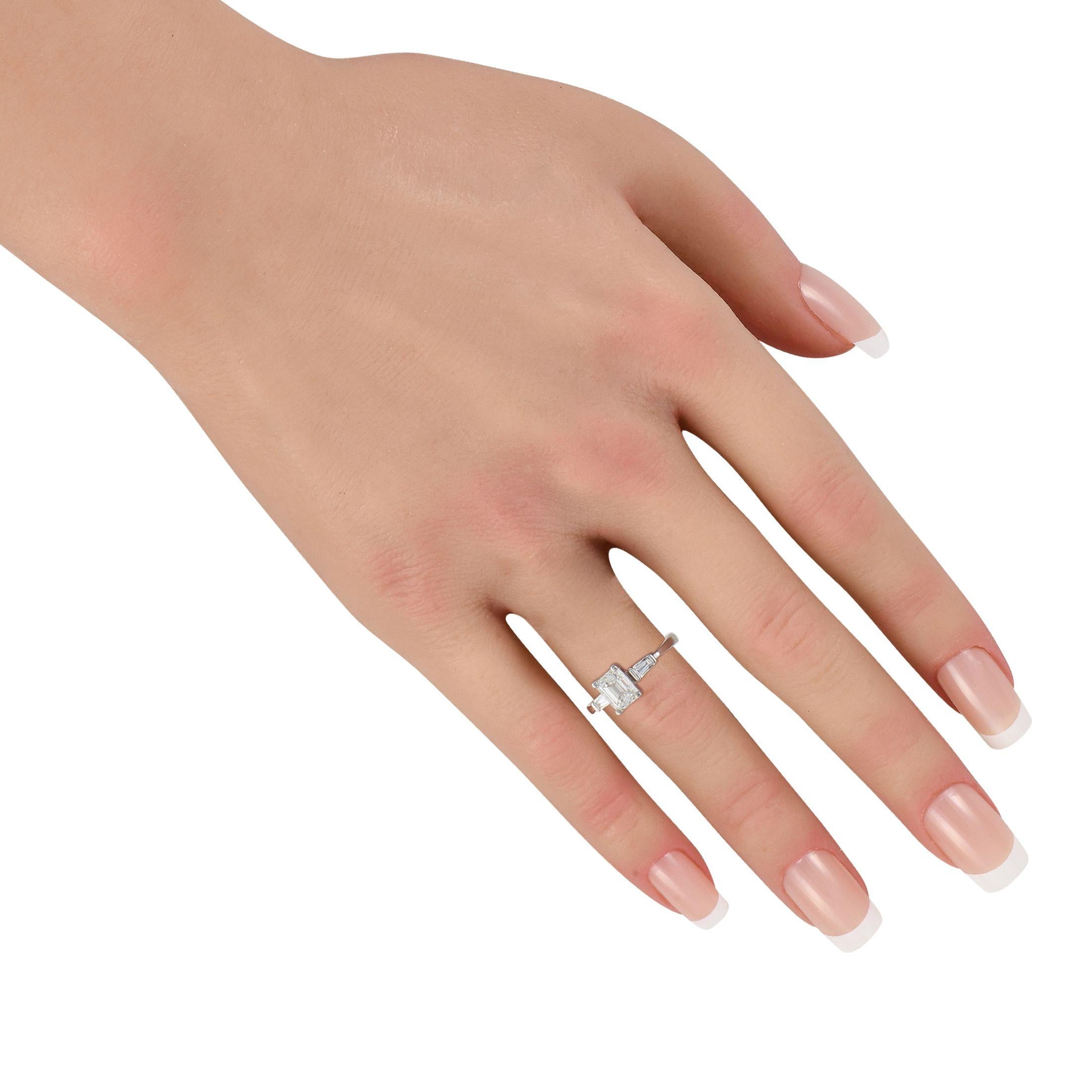 14K Weißgold 1,38ct Diamant Ring MF02-071625 (Rundschliff) im Angebot