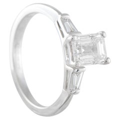 Anillo de diamantes de 1,38 ct en oro blanco de 14 quilates MF02-071625