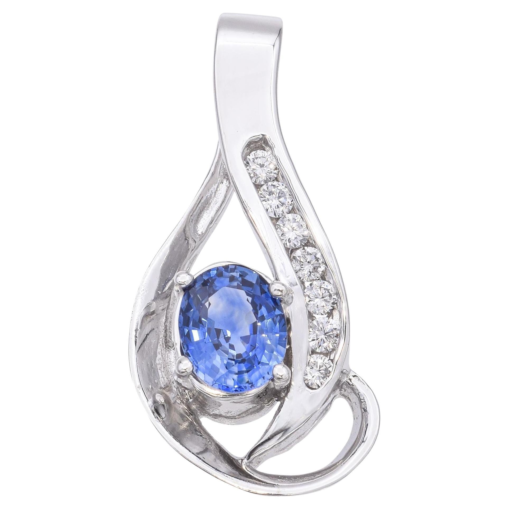 Pendentif en or blanc 14 carats avec saphir 1,3 carat et diamants