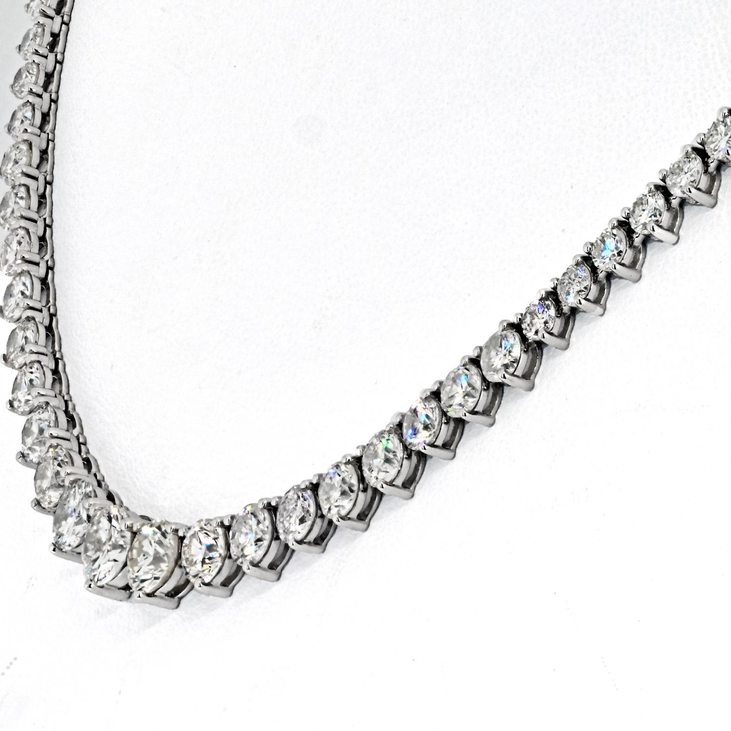 14K White Gold 14.00cttw Round Diamond Rivière Necklace In Excellent Condition For Sale In New York, NY