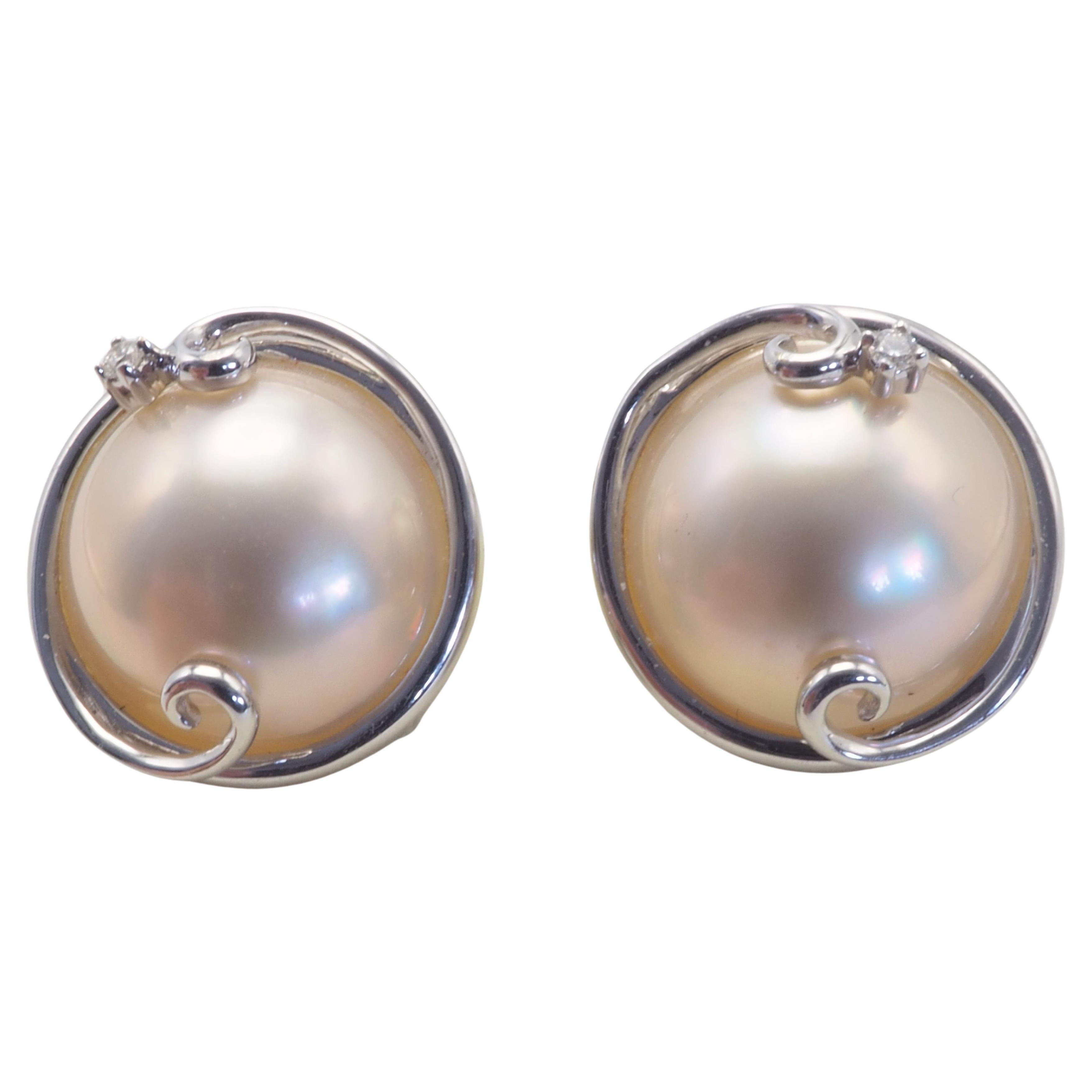 14K White Gold 14mm Vanilla Mabe Pearl & 0.06ct Diamond Latch-Back Earrings For Sale
