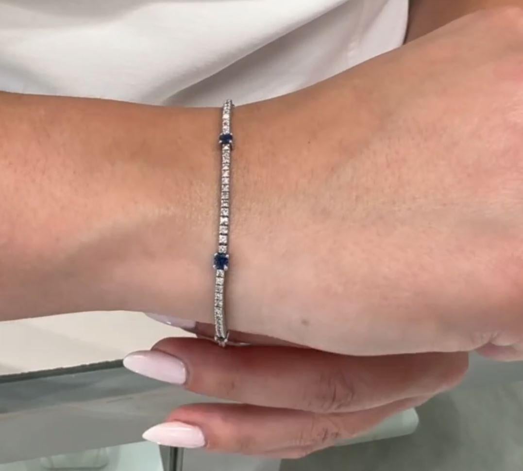 14K White Gold 1.50 Ct Diamond and 0.75 Ct Round Blue Sapphire Tennis Bracelet For Sale 2