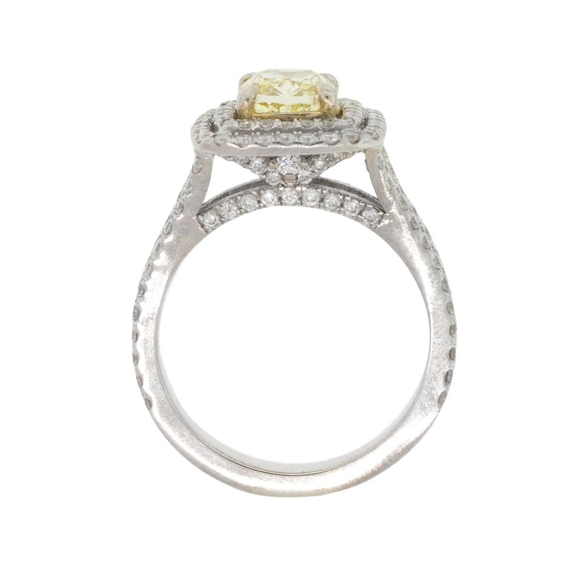 14k Weißgold 1,51 Karat Fancy Cushion Cut GIA Diamantring im Angebot 3