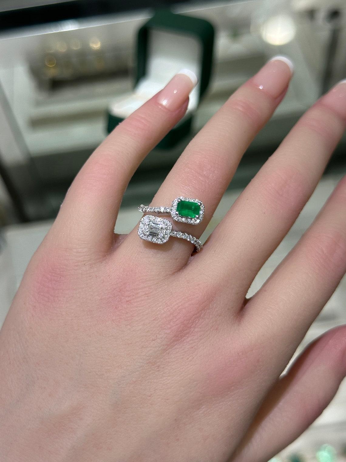 Art Deco 14K White Gold 1.51tcw Emerald Cut Emerald & Diamond Toi et Moi Bypass Ring For Sale