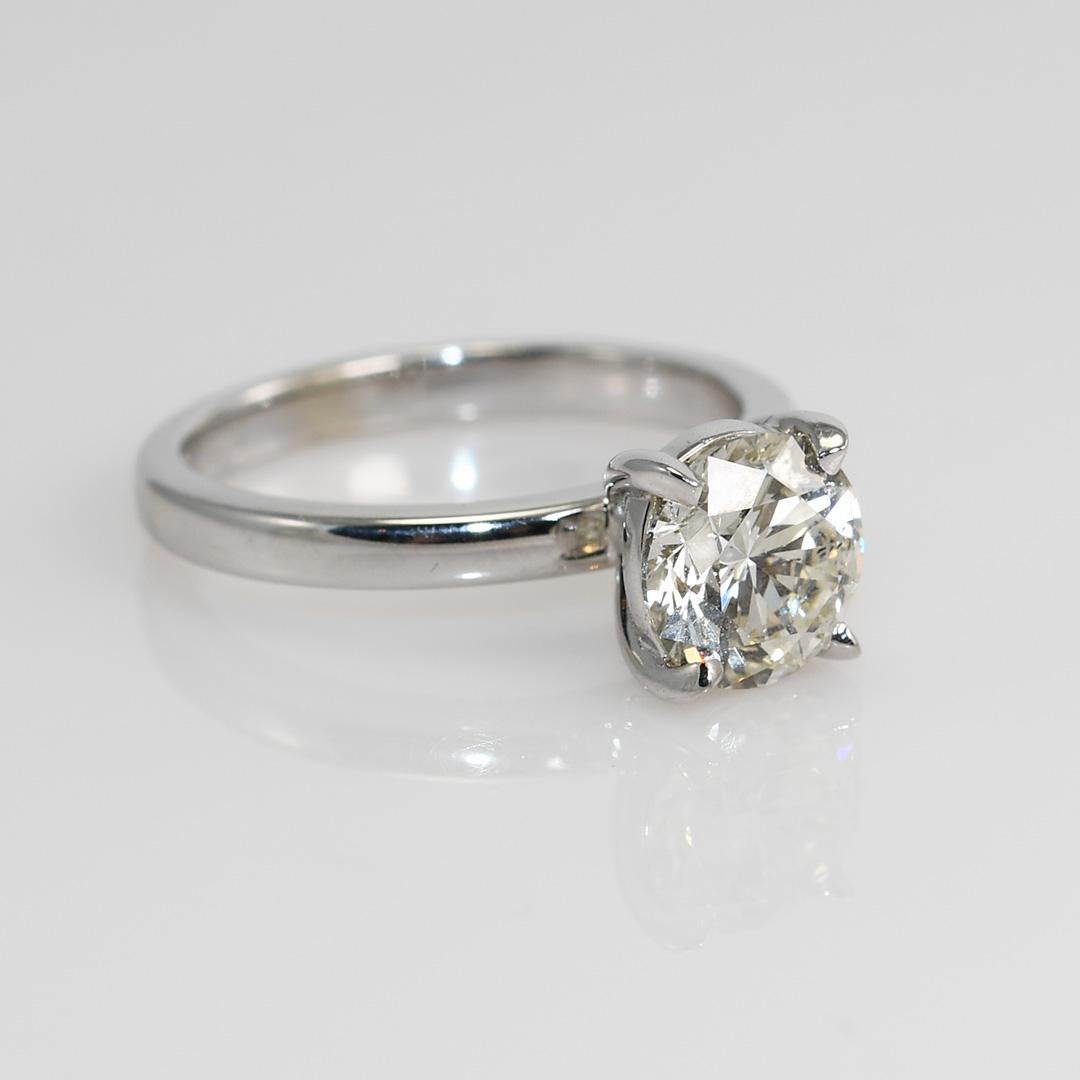 14K White Gold 1.60ct Diamond Ring, 3.8gr In Excellent Condition For Sale In Laguna Beach, CA