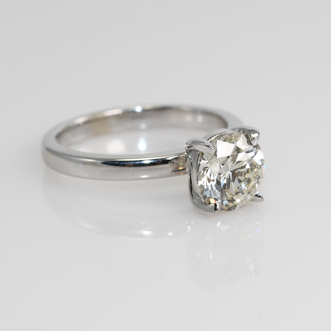 14K White Gold 1.60ct Diamond Ring, 3.8gr In Excellent Condition In Laguna Beach, CA