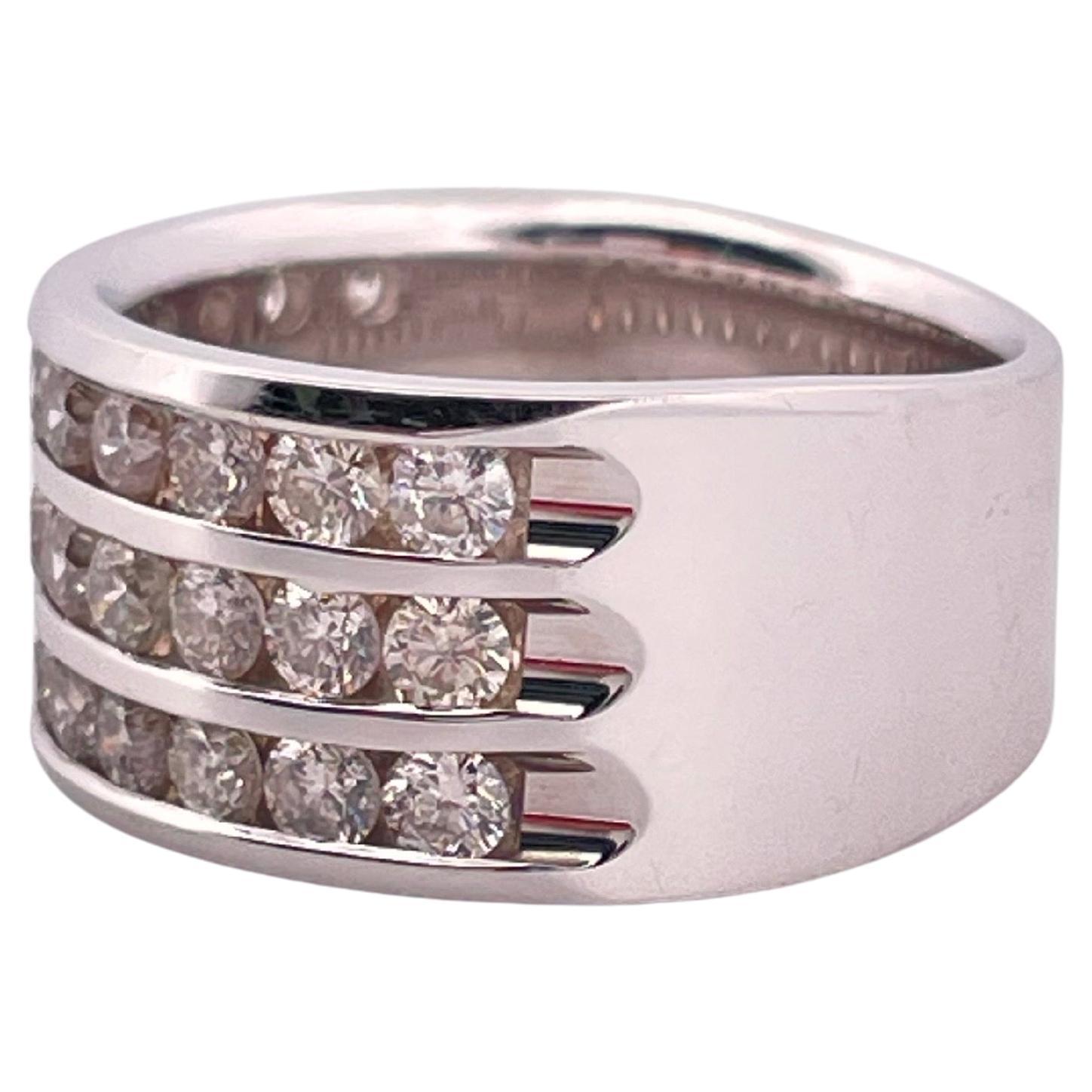 Anillo de diamantes de oro blanco de 14 quilates 1,65 ctw I-J SI1-SI2 Corte redondo en venta