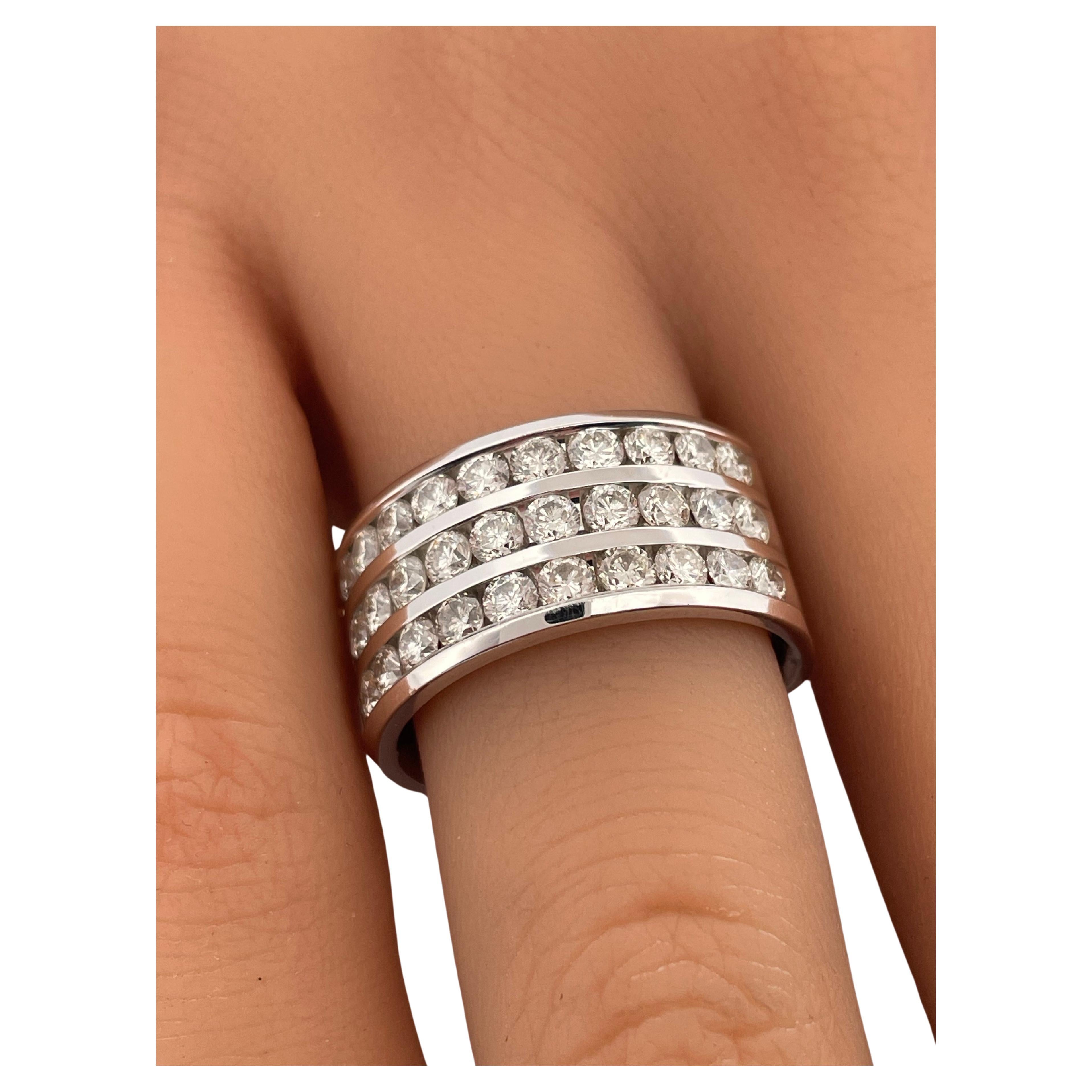 Anillo de diamantes de oro blanco de 14 quilates 1,65 ctw I-J SI1-SI2 en venta 1