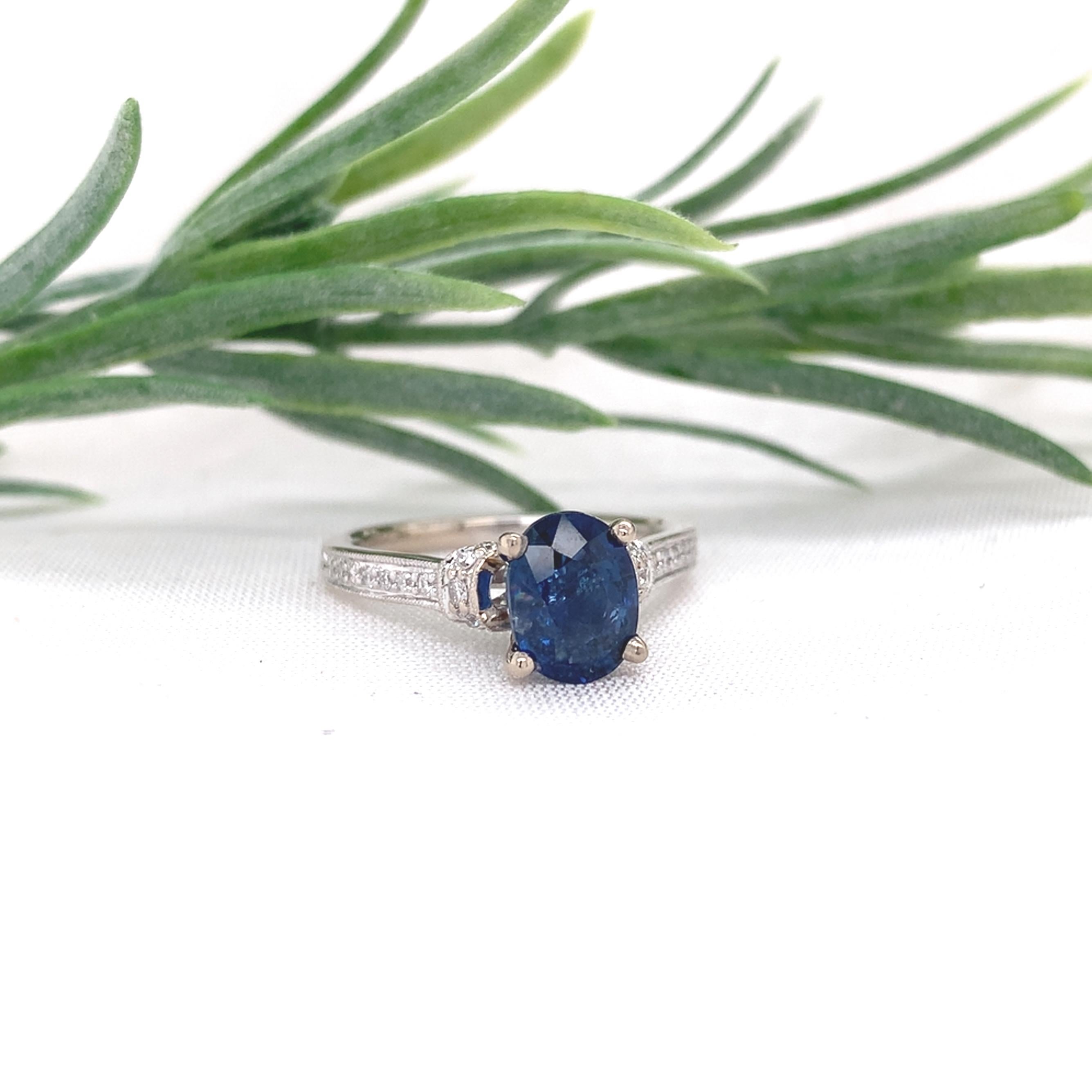 Anillo de oro blanco de 14 quilates con zafiro azul y diamantes de 1,74 quilates talla 6,25 en venta 3