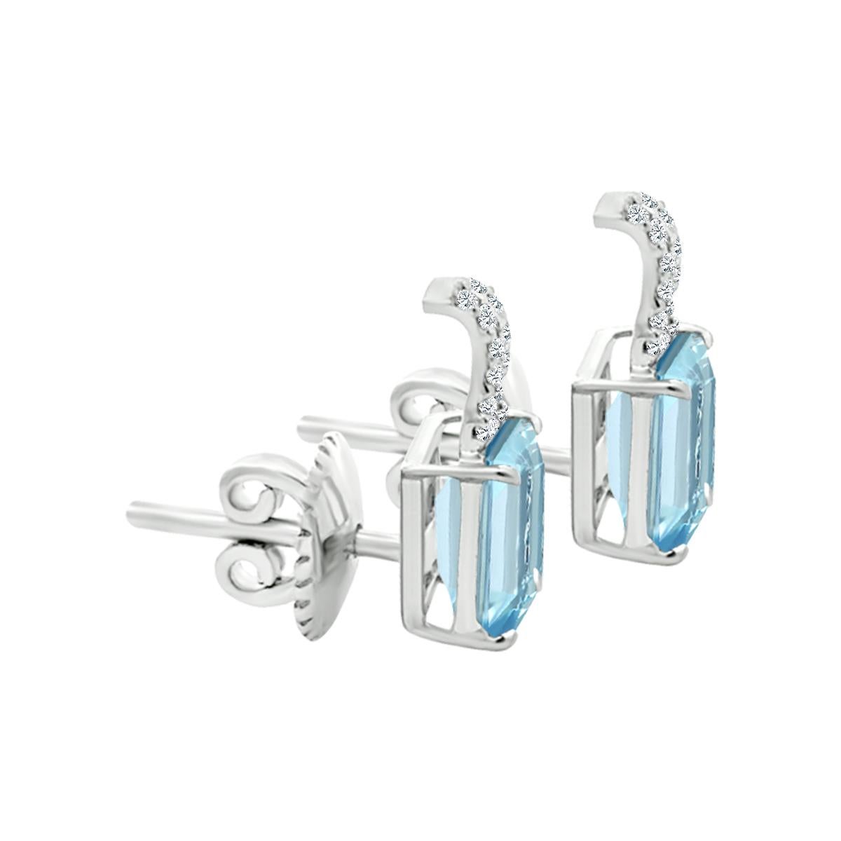 Our Striking 14K White Gold Aquamarine And Diamond Stud Earrings Have A Sensational Presence And Style!
The peaceful Shimmer Of These Stud Earring Will Bring A Touch Of Tranquility To Your Outfit, Features 7x5mm Aquamarine Gemstone With Diamonds