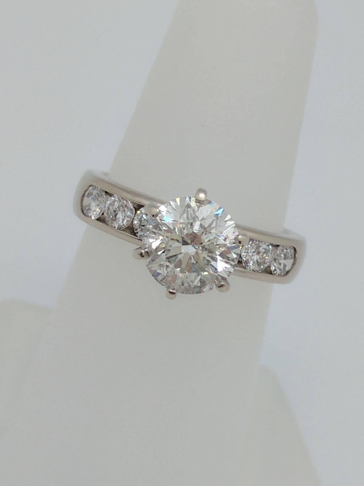 natural diamond engagement rings