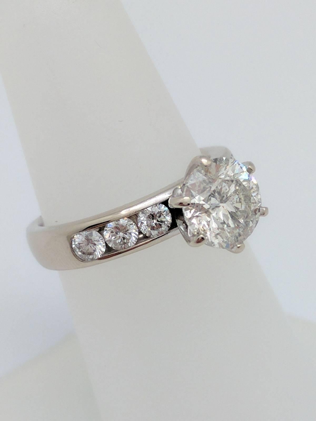 Contemporary 14 Karat White Gold 1.76 Carat Round Natural Diamond Engagement Ring I1/I