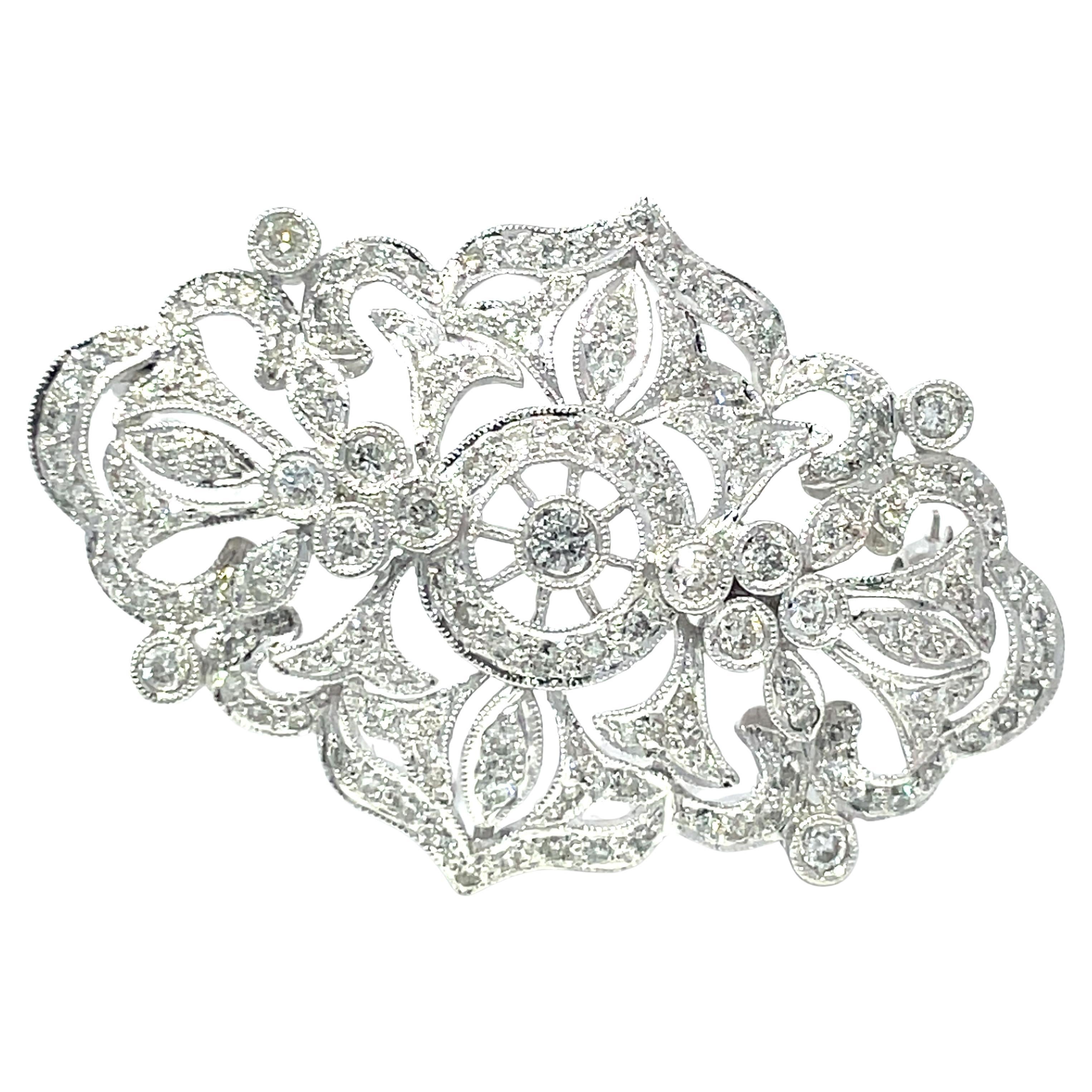 Broche en or blanc 14k à filigrane clouté de diamants de 1,77ct