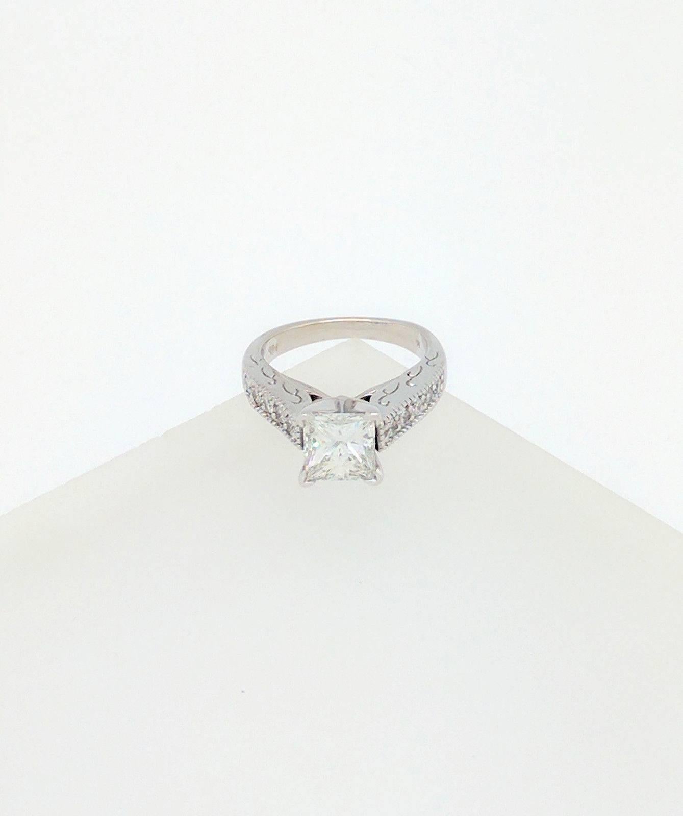 Women's or Men's 14 Karat White Gold 1.85 Carat Princess Cut Diamond Engagement Ring VS2/H