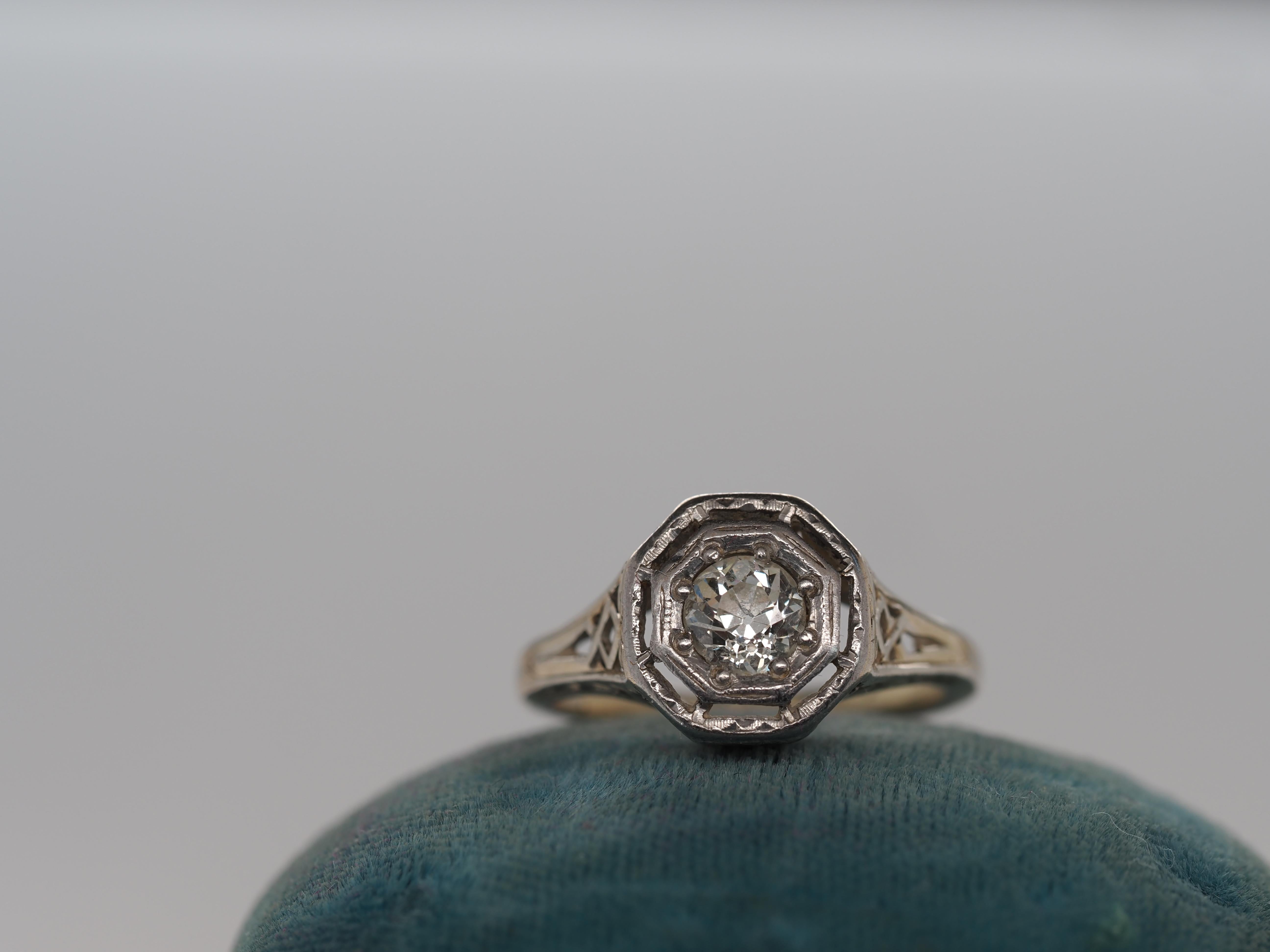 Item Details:
Ring Size: 4.25
Metal Type: 14k White Gold [Hallmarked, and Tested]
Weight: 3.3 grams
Diamond Details: .20ct, Old European Brilliant, H-I, SI clarity
Band Width: 1.6 mm
Condition: Excellent