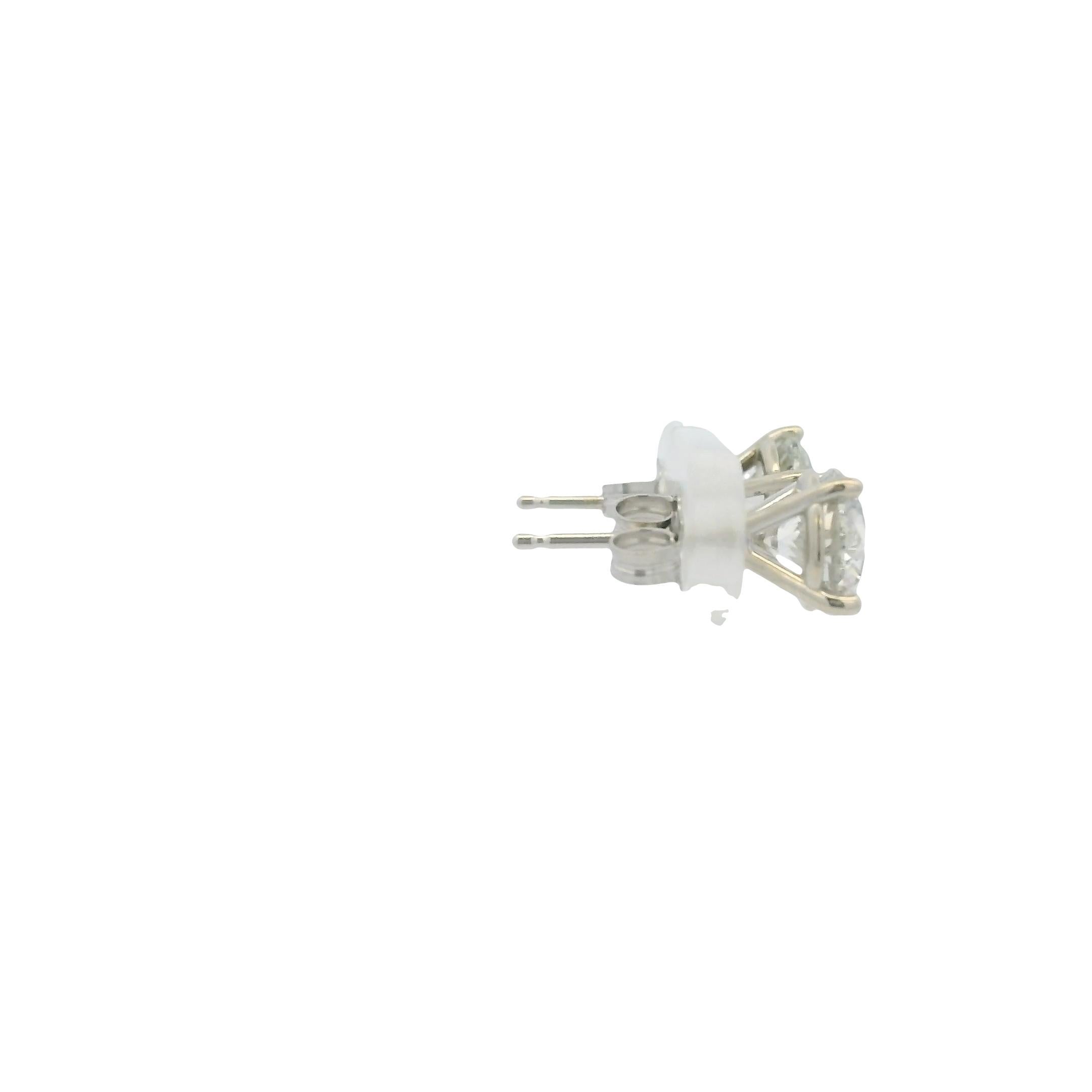 14k Weißgold 1,94ctw natürliche runde Diamant Ohrstecker im Angebot 1