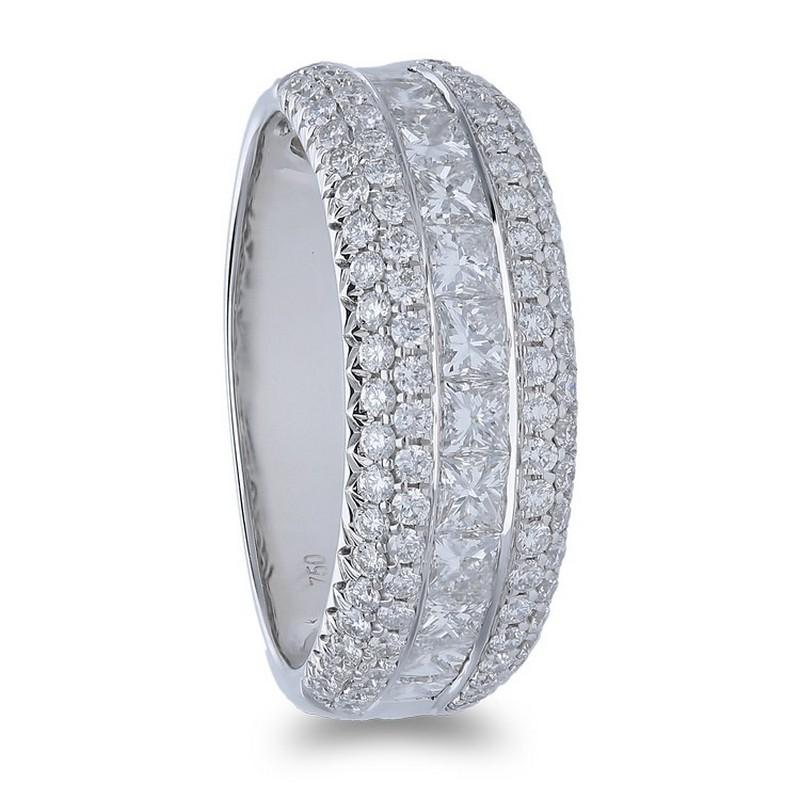 Round Cut 14K White Gold 1981 Classic Collection Ring with 1.6 Carat Diamonds For Sale