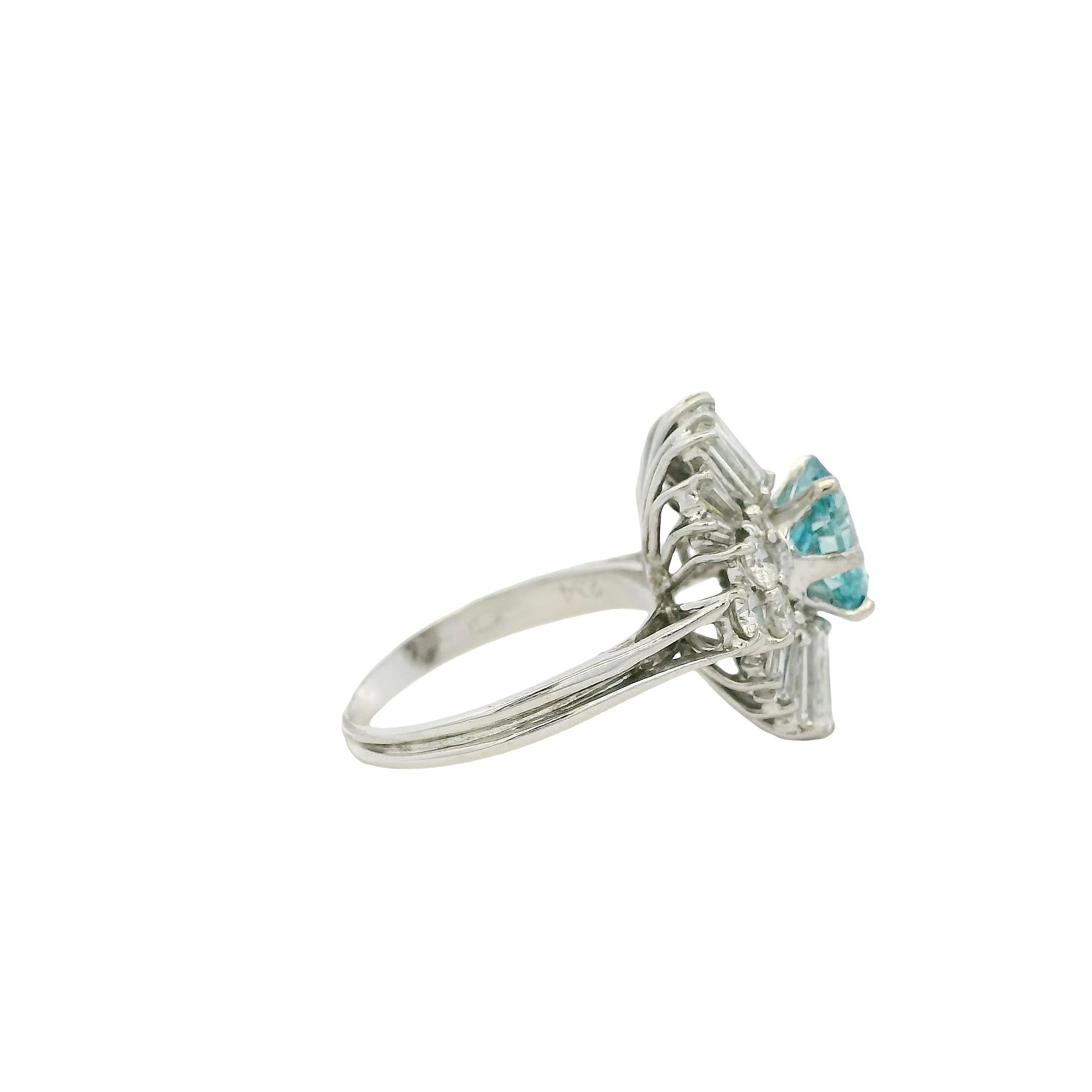 Anillo solitario de oro blanco de 14k con 1 ct de diamante azul irradiado en venta 3