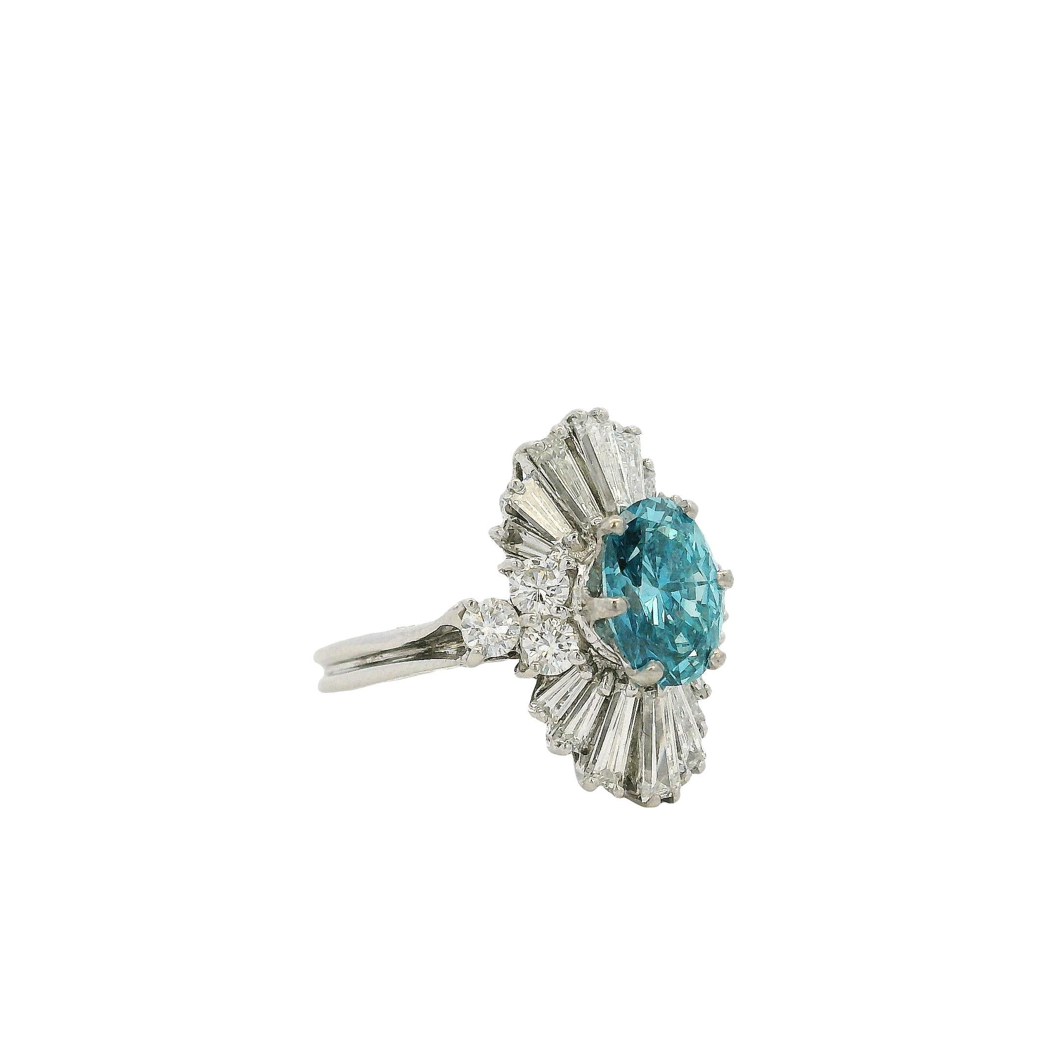 Anillo solitario de oro blanco de 14k con 1 ct de diamante azul irradiado en venta 4