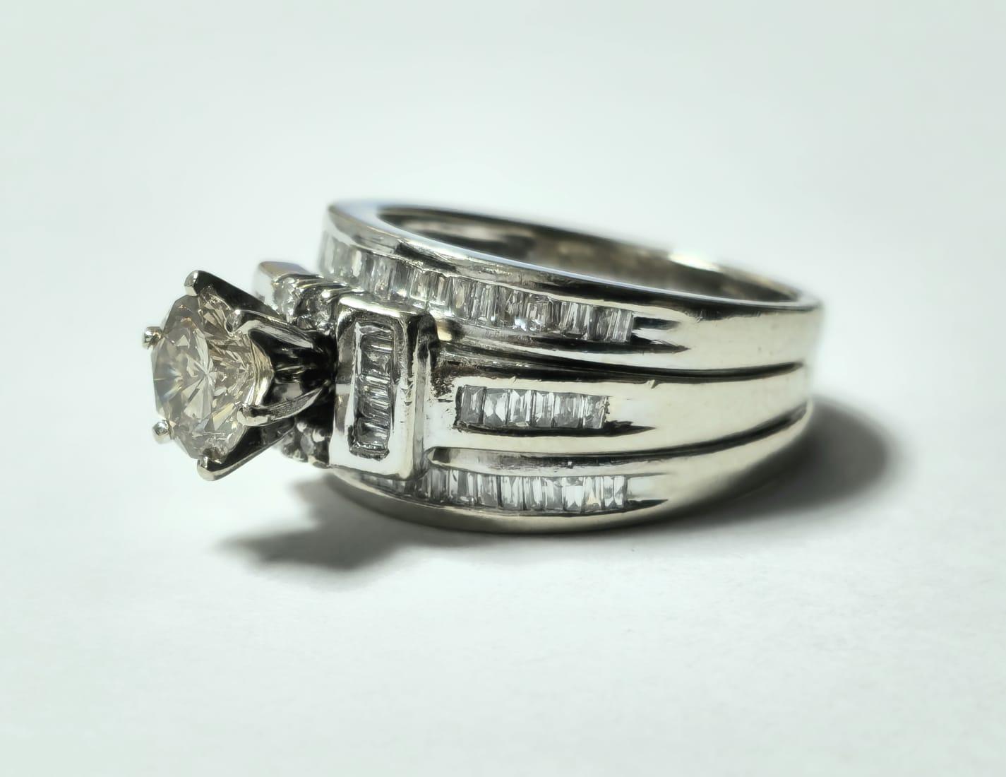 14K White Gold 1ct Ladies Engagement Diamond Ring In Excellent Condition For Sale In Miami, FL