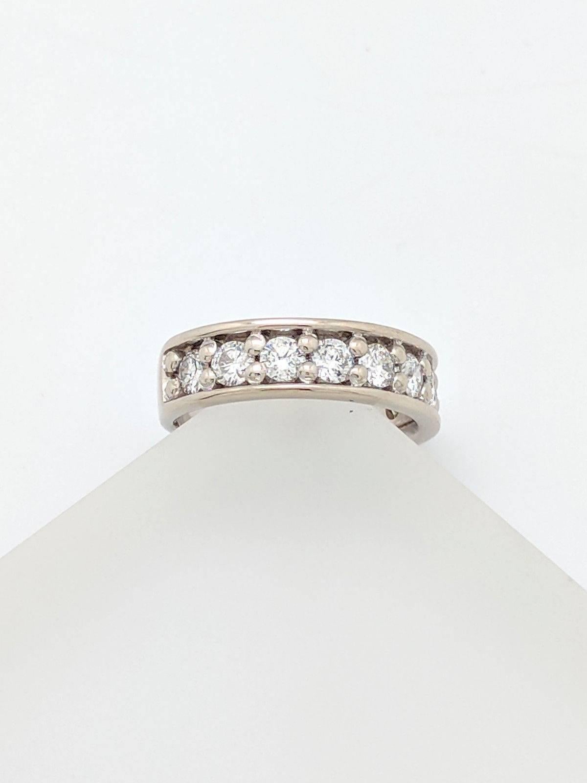 Women's or Men's 14 Karat White Gold 1 Carat Prong Set Diamond Wedding Band Ring For Sale