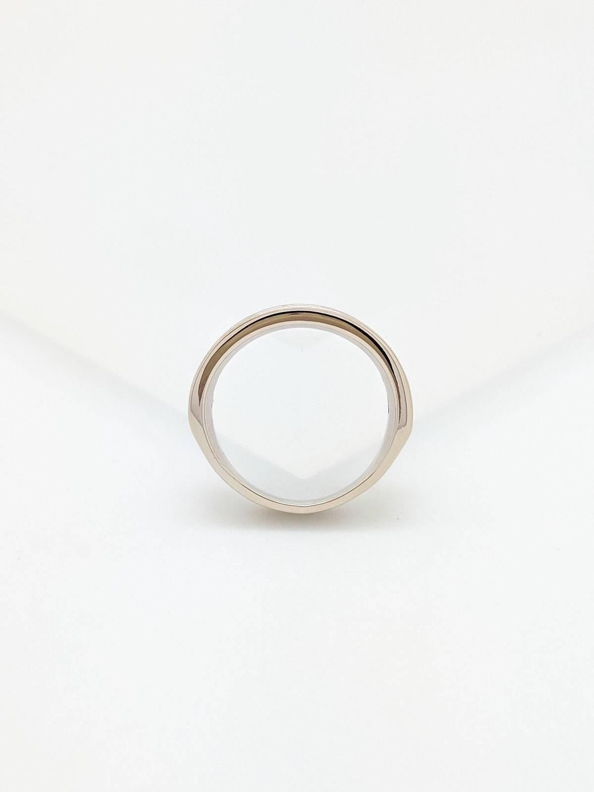 14 Karat White Gold 1 Carat Prong Set Diamond Wedding Band Ring For Sale 2