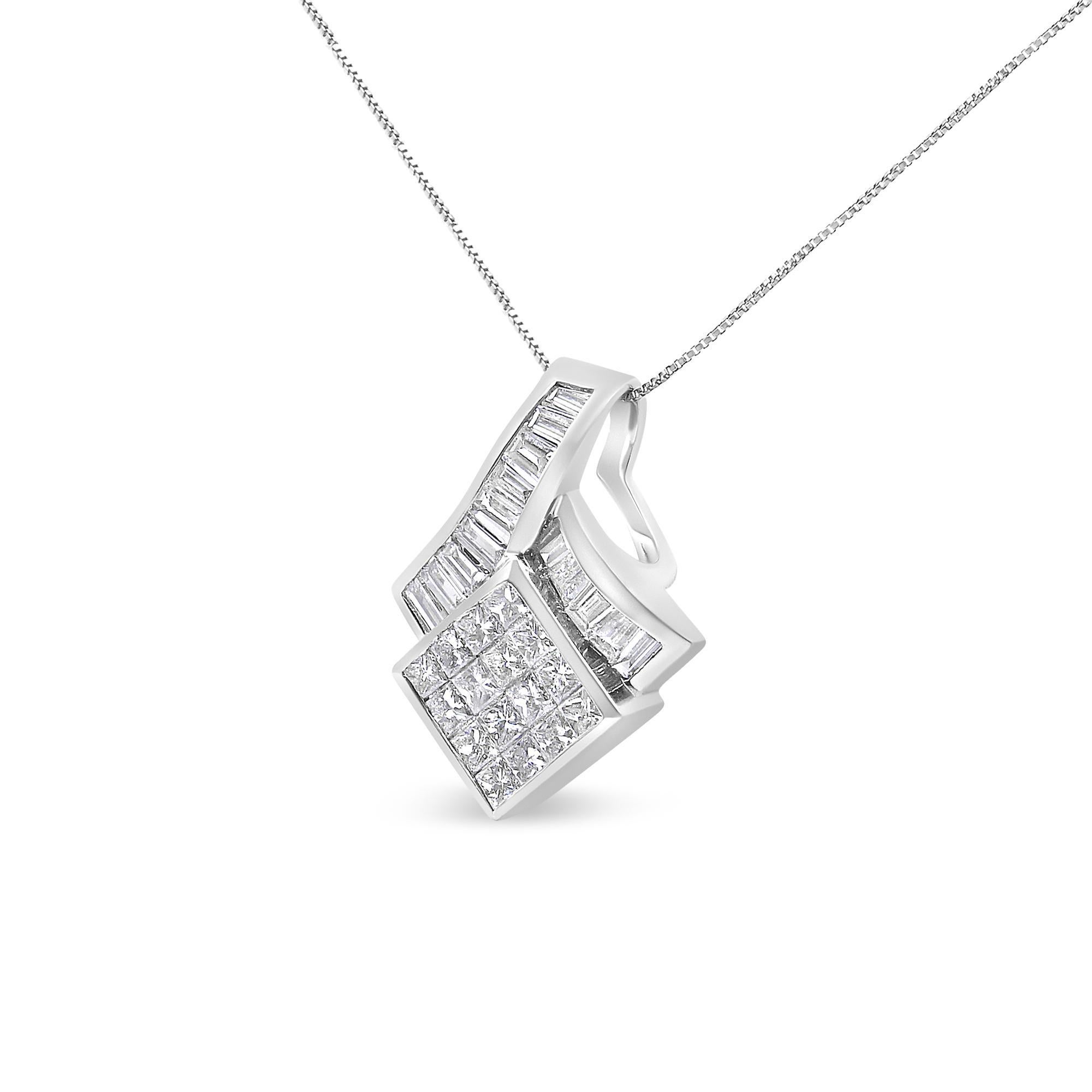 Ti presentiamo un capolavoro ipnotico che ti lascerà senza fiato. Realizzata con squisita precisione, questa collana con ciondolo in oro bianco 14k presenta un accattivante disegno geometrico, ornato da un'abbagliante serie di diamanti. Con un peso