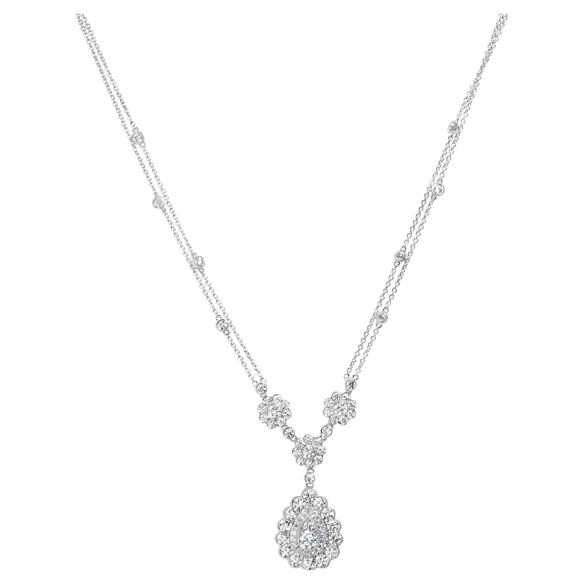 Collier de 18 pouces en or blanc 14 carats avec diamants de 2 1/2 carats en grappes ovales