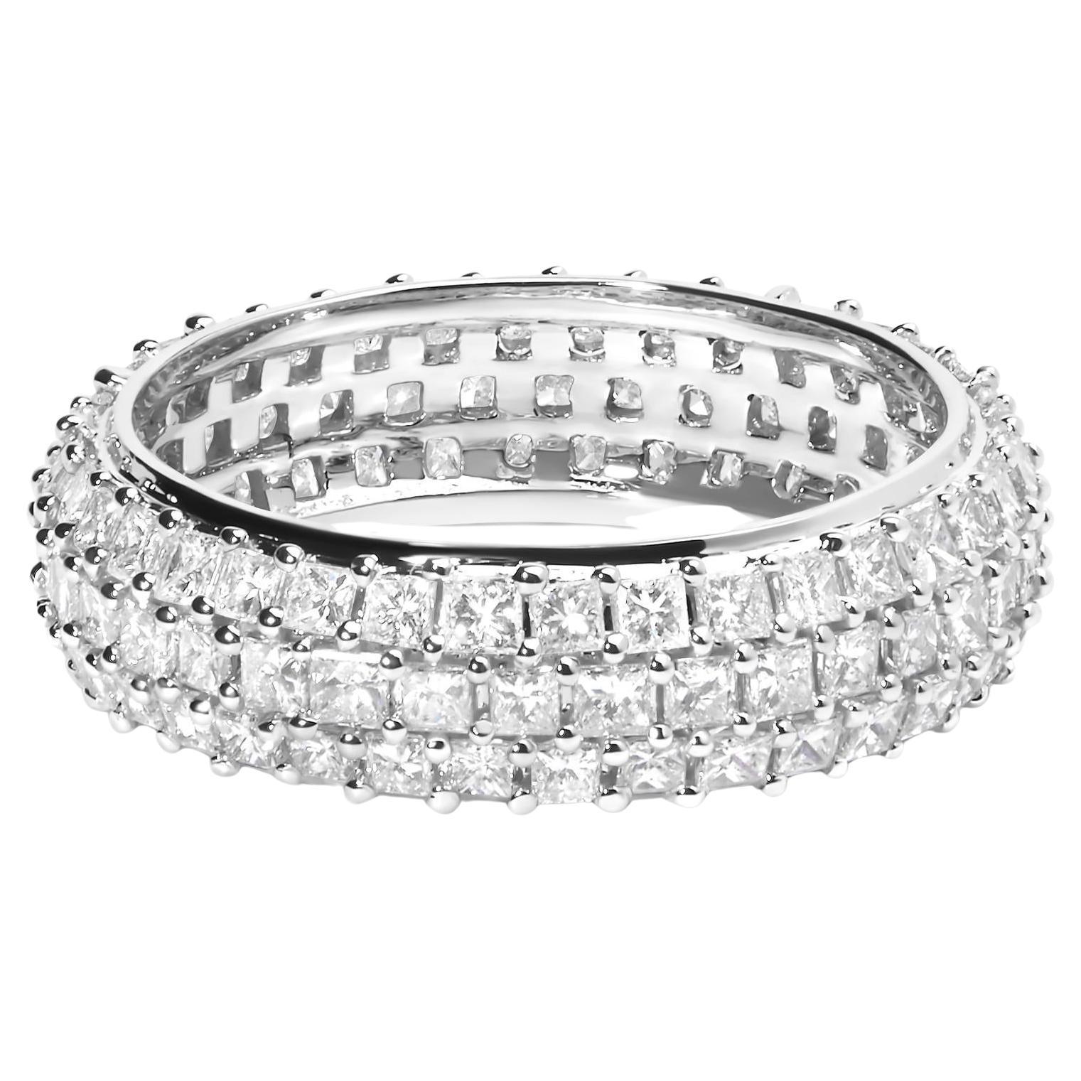 Bague d
éternité en or blanc 14K à 3 rangs de diamants 2 1/4 Cttw