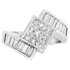 Bague en or blanc 14 carats sertie d'un diamant princesse et d'un diamant baguette de 2 1/5 carats